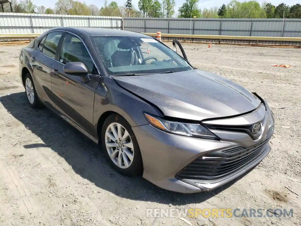 1 Photograph of a damaged car 4T1C11AK0LU870470 TOYOTA CAMRY 2020