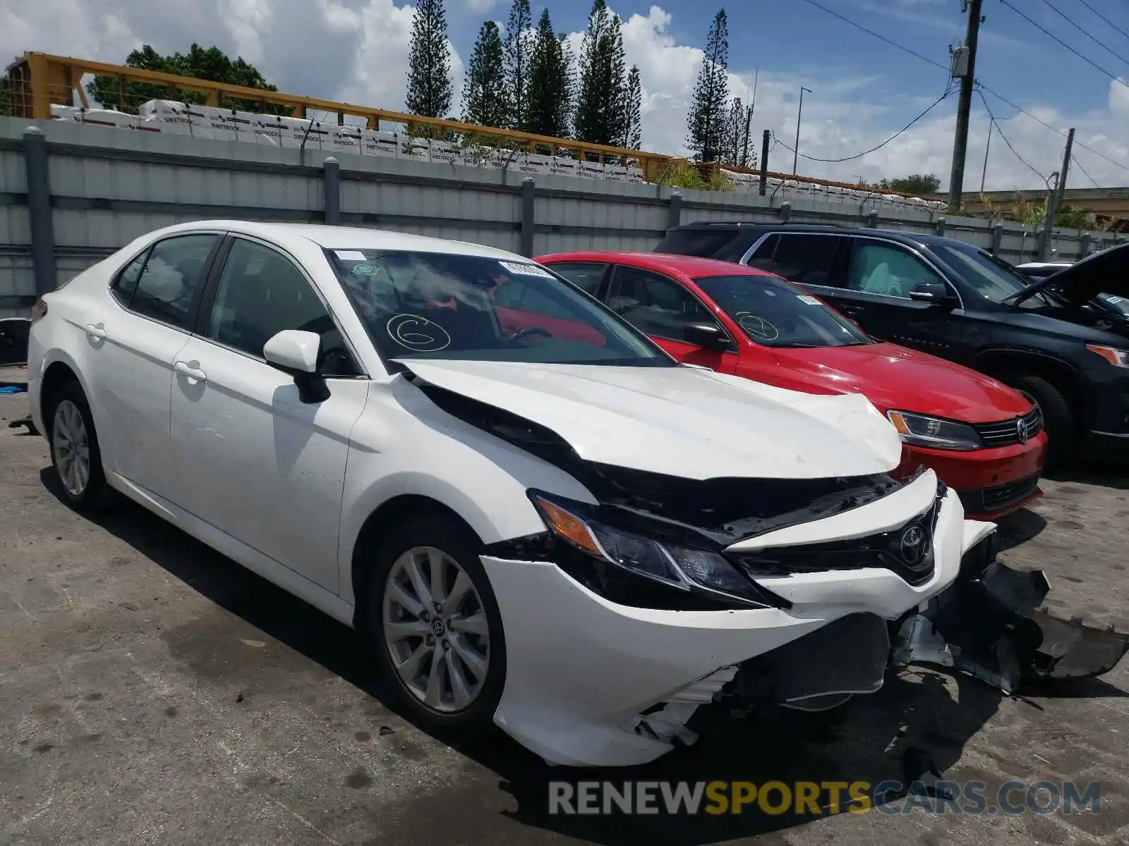 1 Photograph of a damaged car 4T1C11AK0LU871280 TOYOTA CAMRY 2020