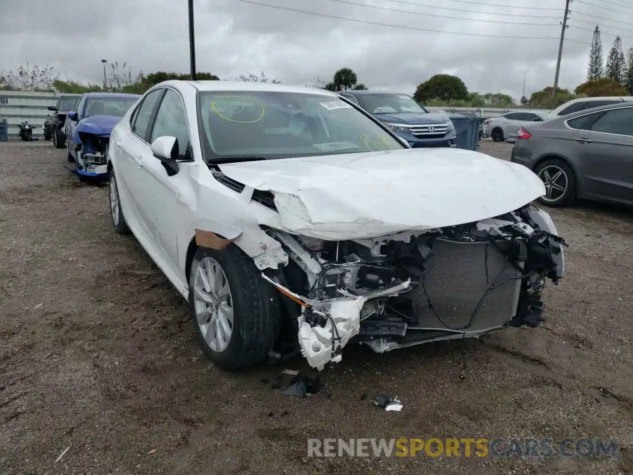 1 Photograph of a damaged car 4T1C11AK0LU879217 TOYOTA CAMRY 2020