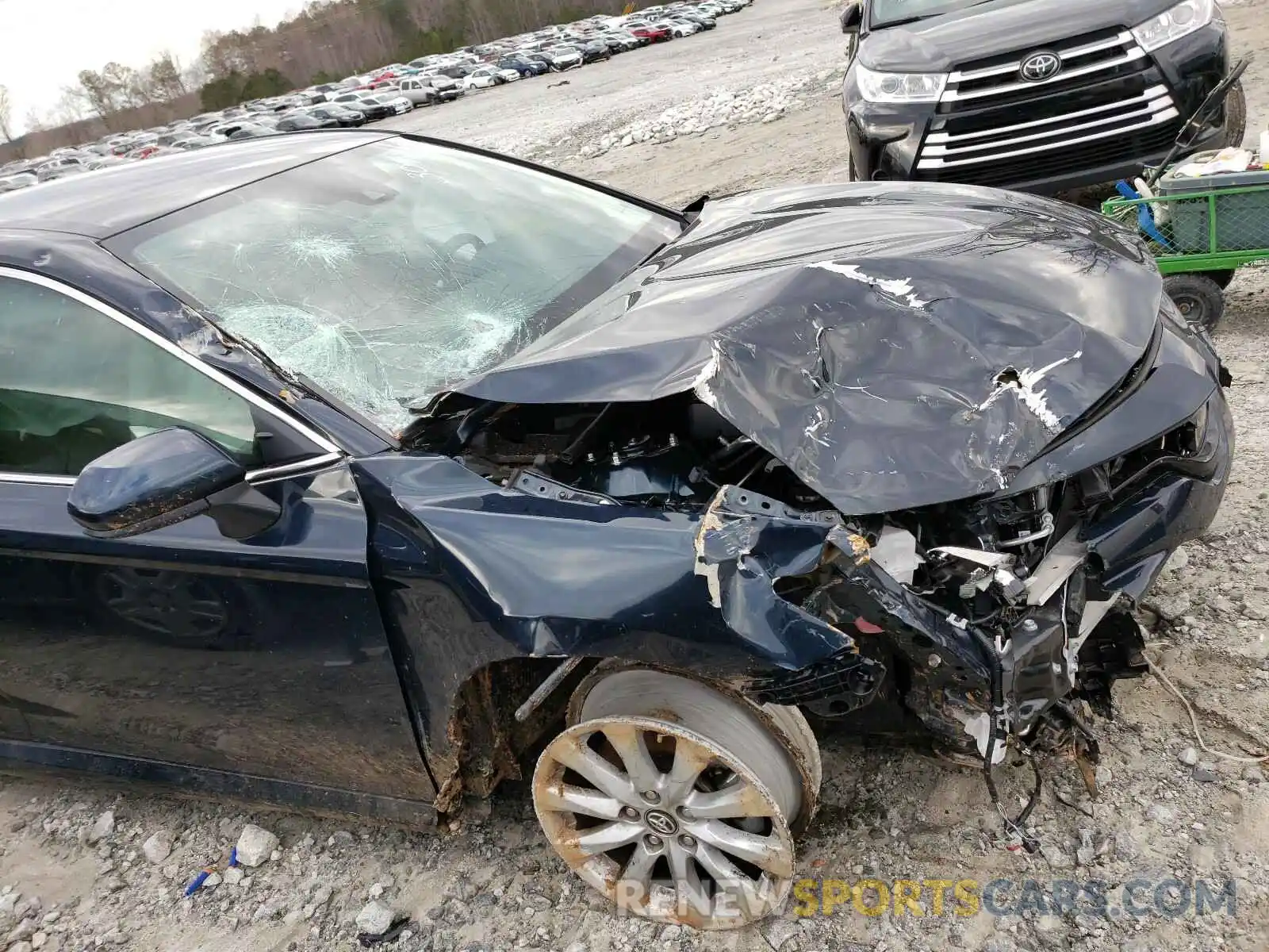 9 Photograph of a damaged car 4T1C11AK0LU881226 TOYOTA CAMRY 2020