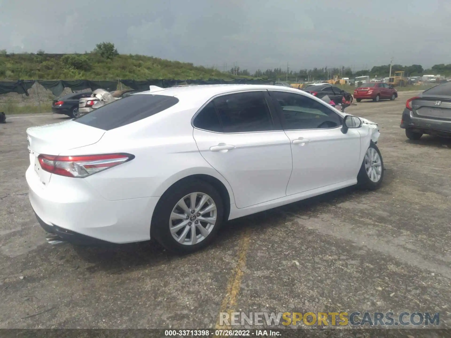 4 Photograph of a damaged car 4T1C11AK0LU889794 TOYOTA CAMRY 2020