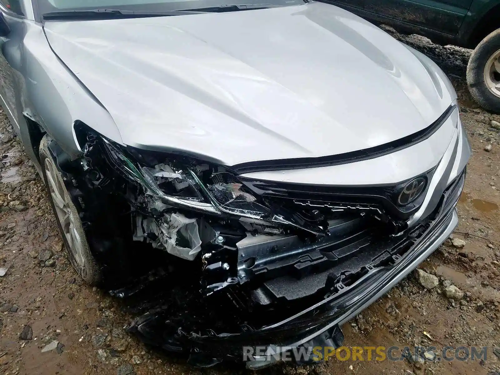 10 Photograph of a damaged car 4T1C11AK0LU891481 TOYOTA CAMRY 2020