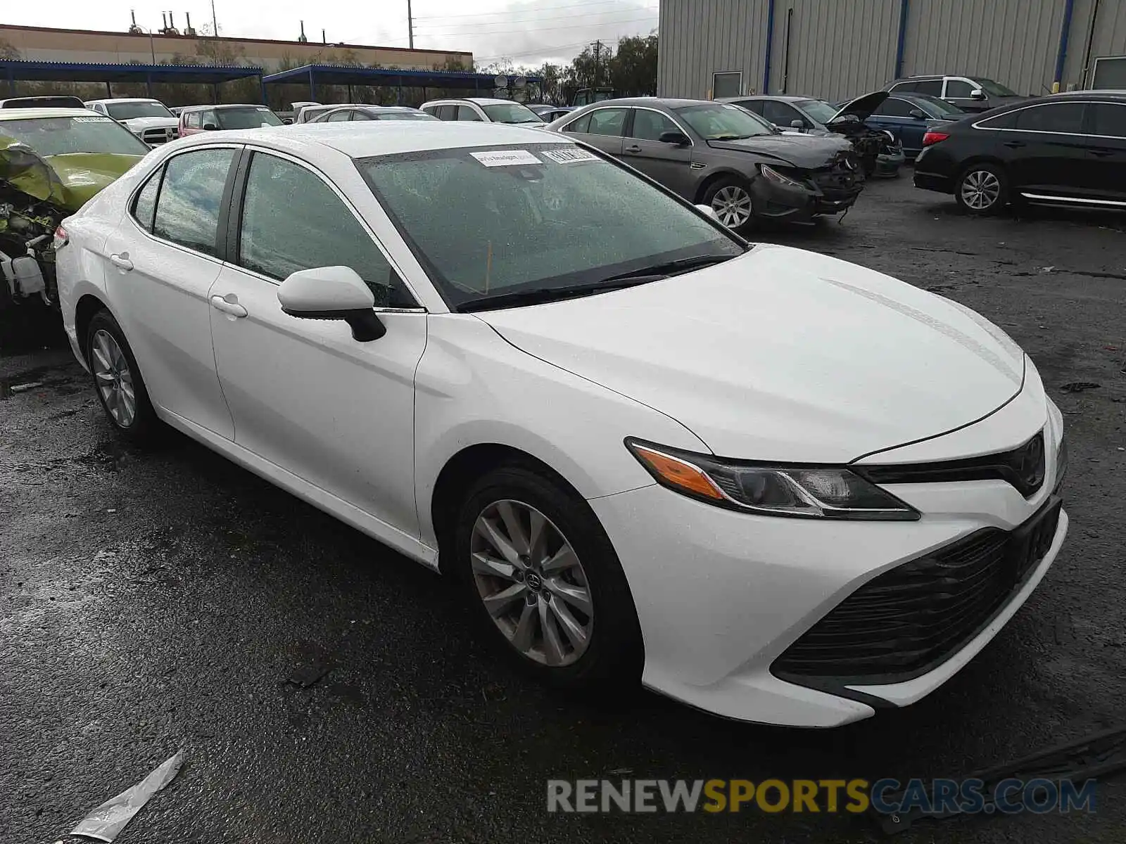 1 Photograph of a damaged car 4T1C11AK0LU892663 TOYOTA CAMRY 2020