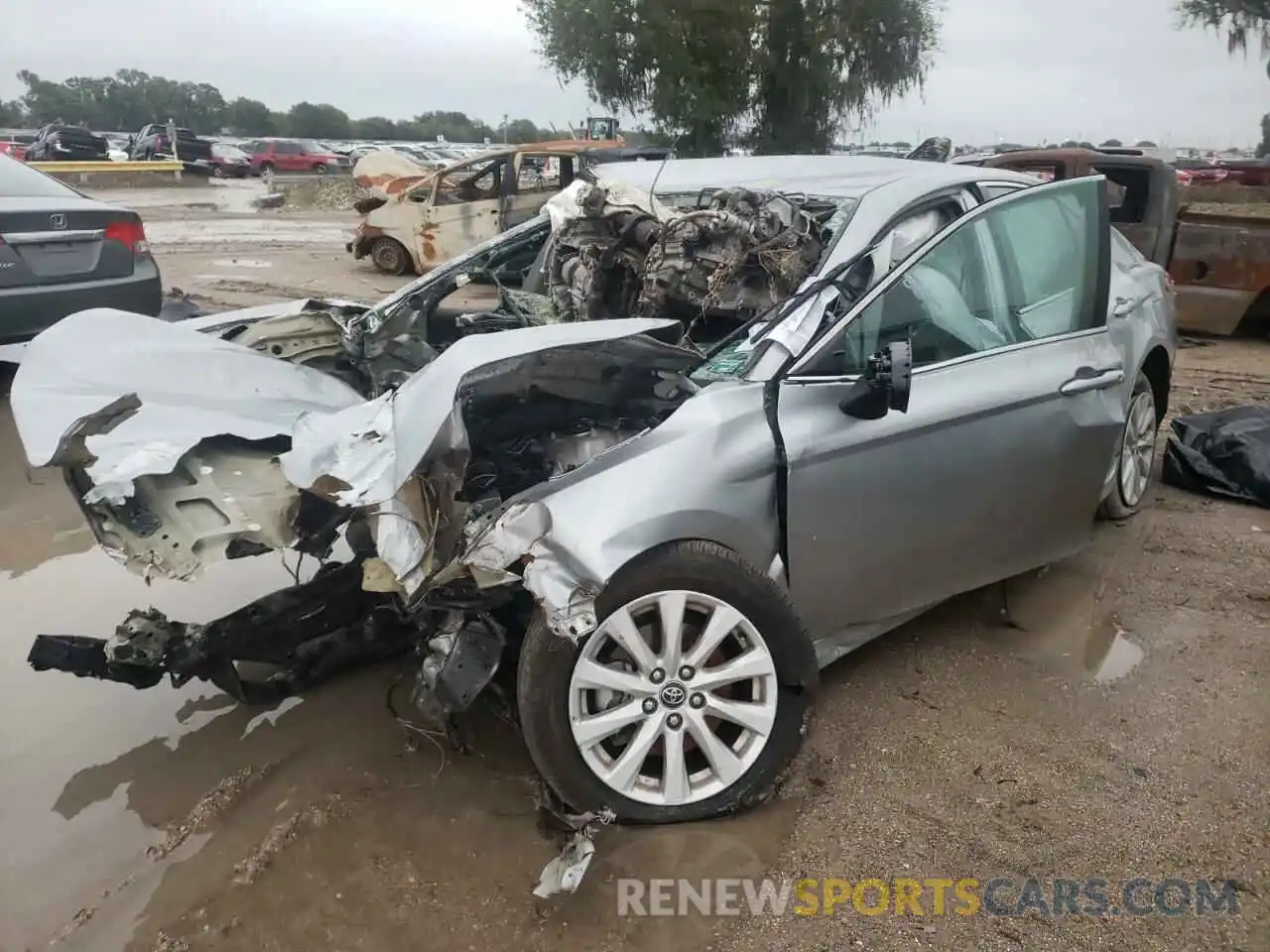 2 Photograph of a damaged car 4T1C11AK0LU899371 TOYOTA CAMRY 2020