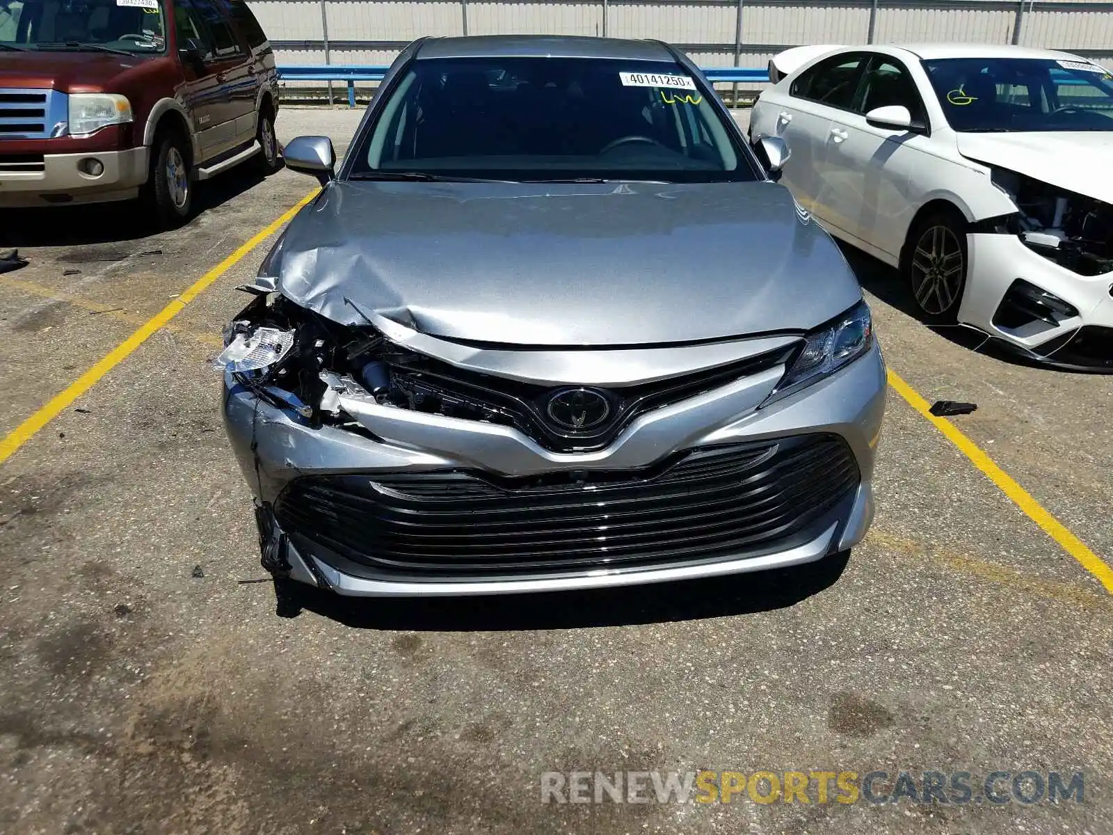 9 Photograph of a damaged car 4T1C11AK0LU902866 TOYOTA CAMRY 2020