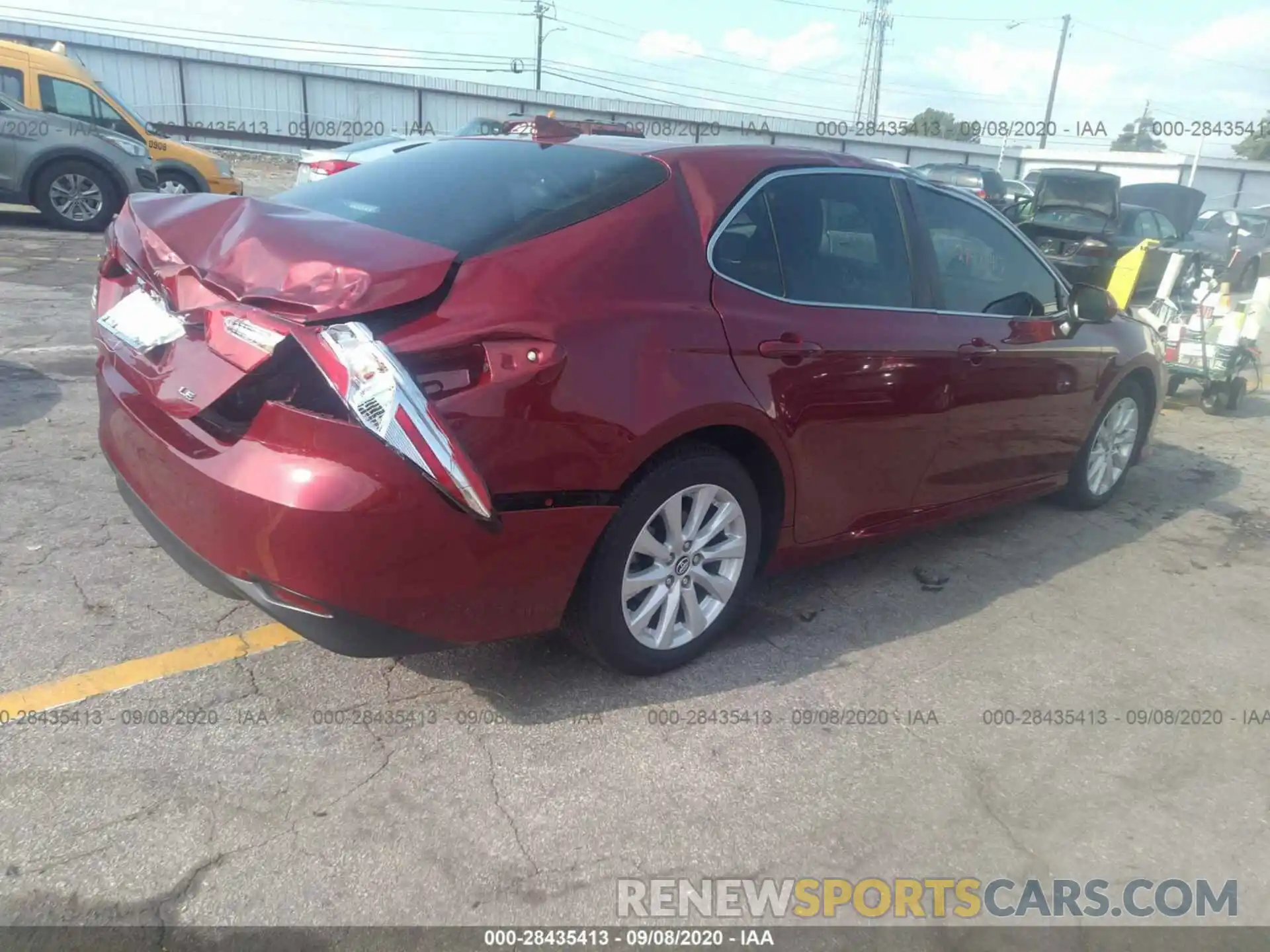 4 Photograph of a damaged car 4T1C11AK0LU907629 TOYOTA CAMRY 2020