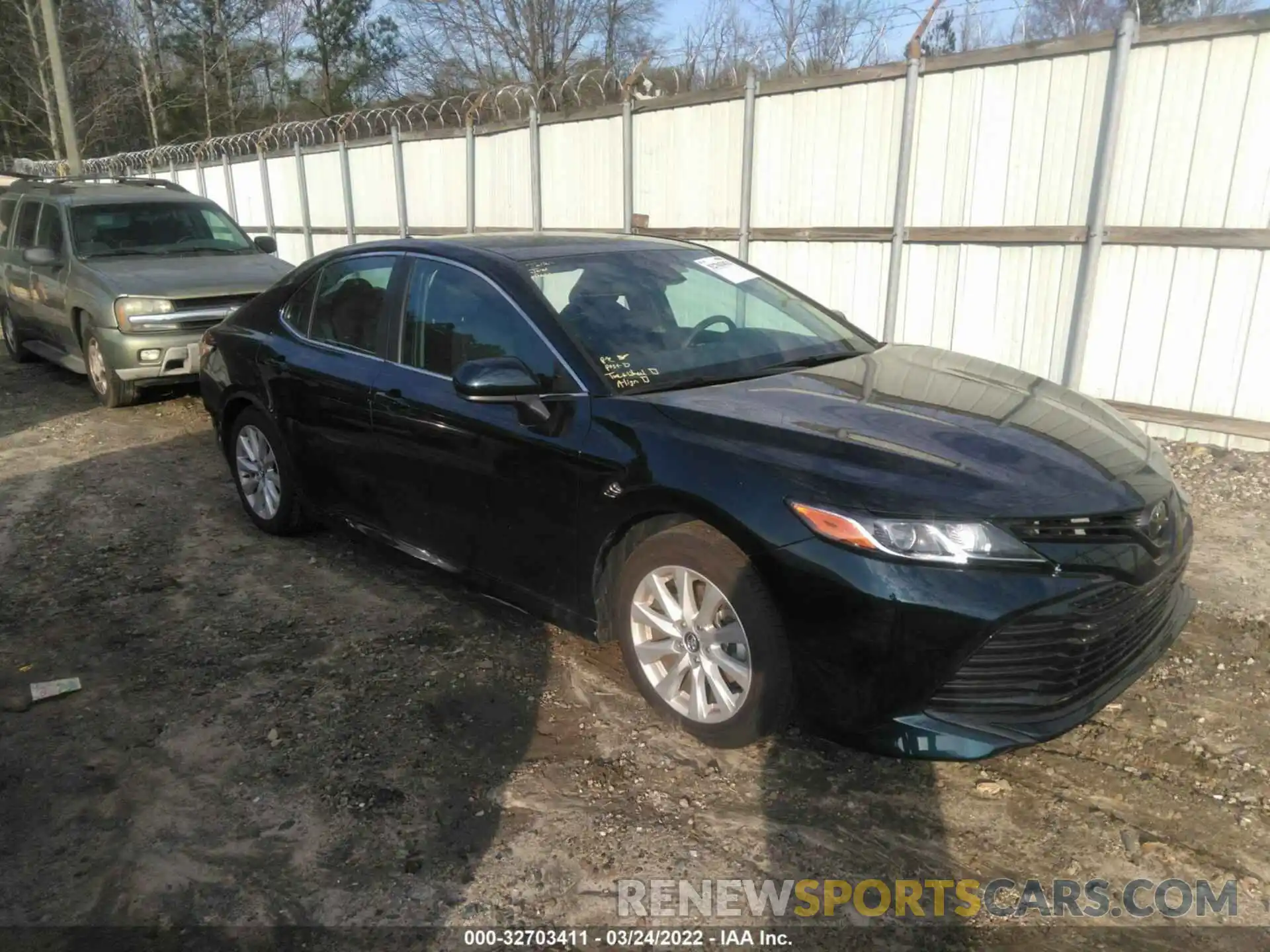 1 Photograph of a damaged car 4T1C11AK0LU912040 TOYOTA CAMRY 2020