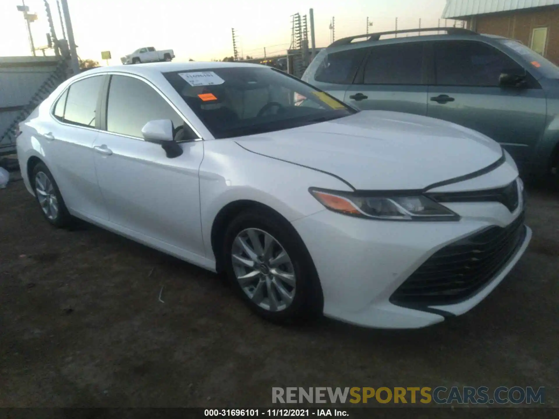 1 Photograph of a damaged car 4T1C11AK0LU912152 TOYOTA CAMRY 2020