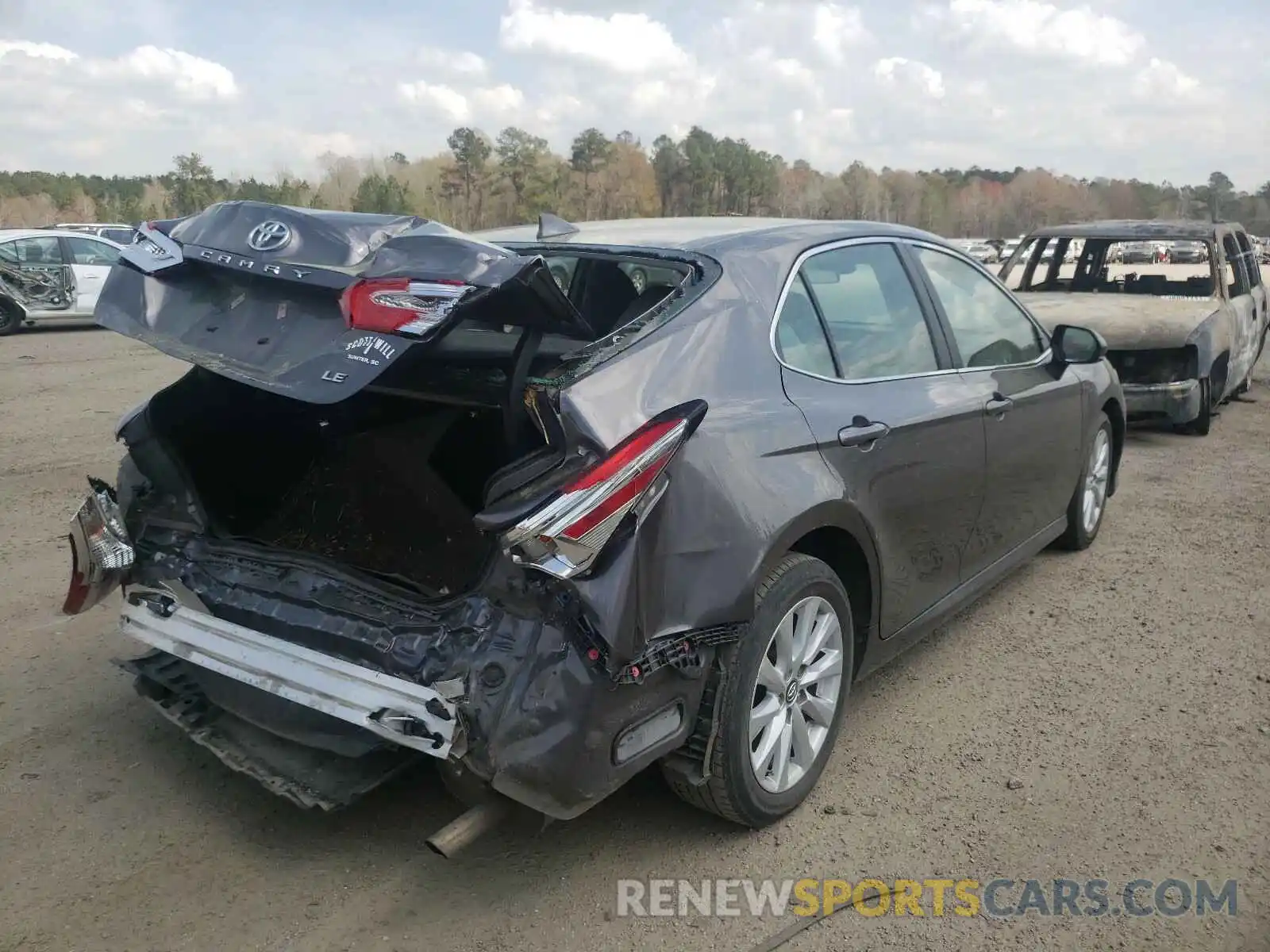 4 Photograph of a damaged car 4T1C11AK0LU912720 TOYOTA CAMRY 2020