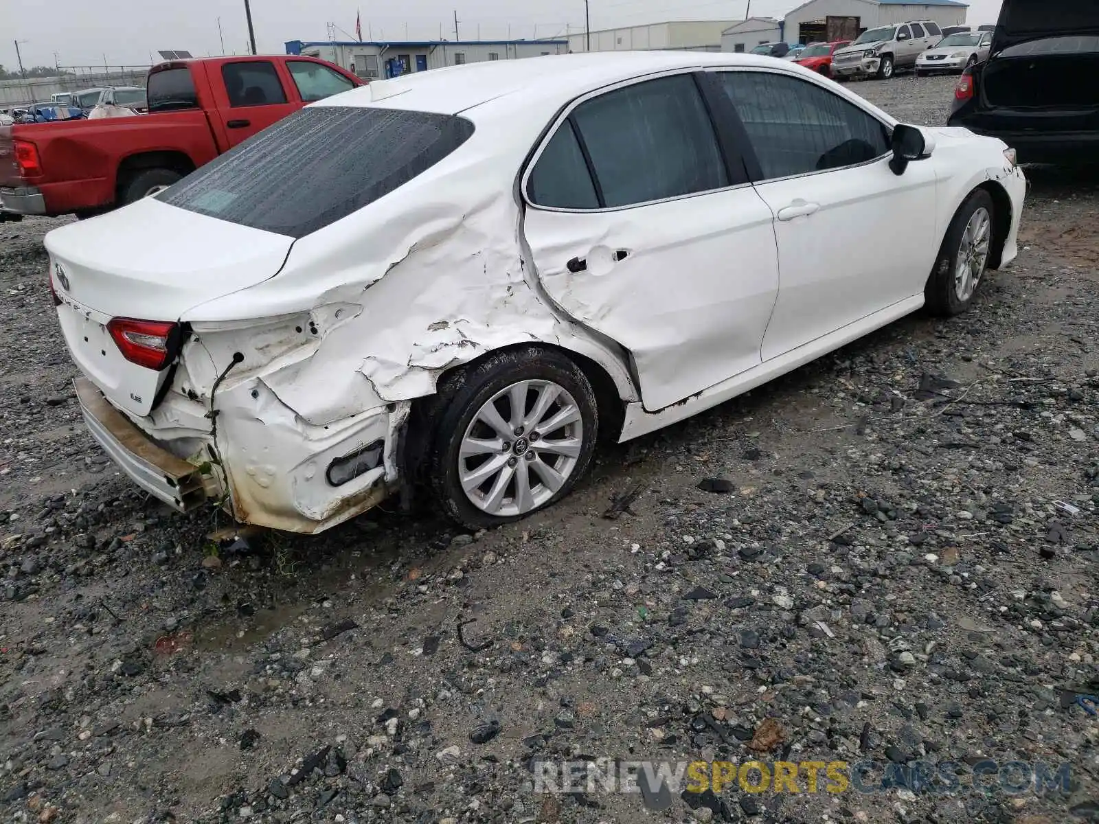 4 Photograph of a damaged car 4T1C11AK0LU914113 TOYOTA CAMRY 2020