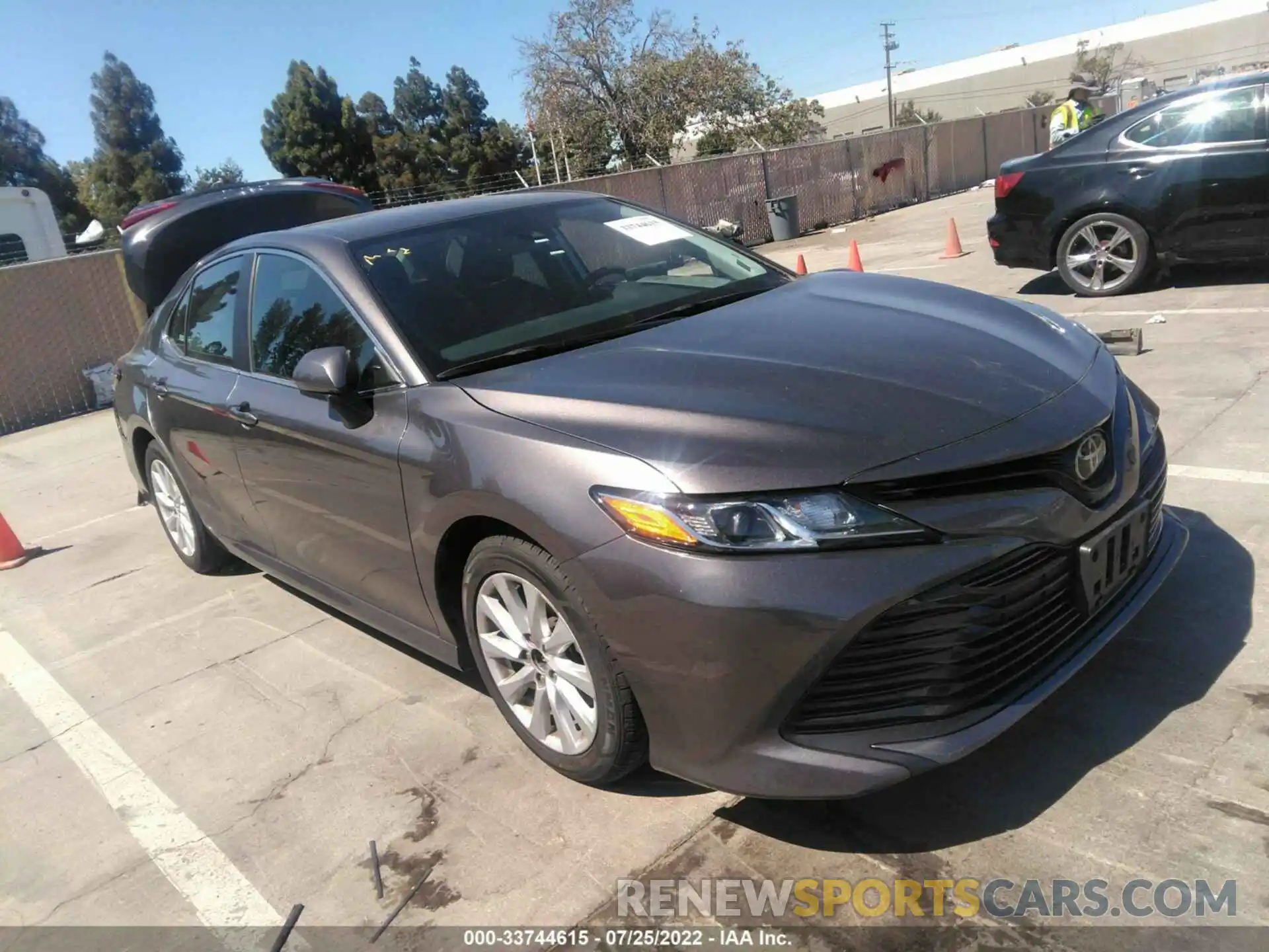 1 Photograph of a damaged car 4T1C11AK0LU918663 TOYOTA CAMRY 2020