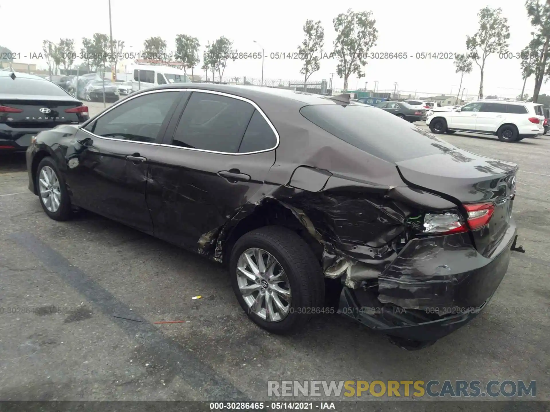 3 Photograph of a damaged car 4T1C11AK0LU920672 TOYOTA CAMRY 2020