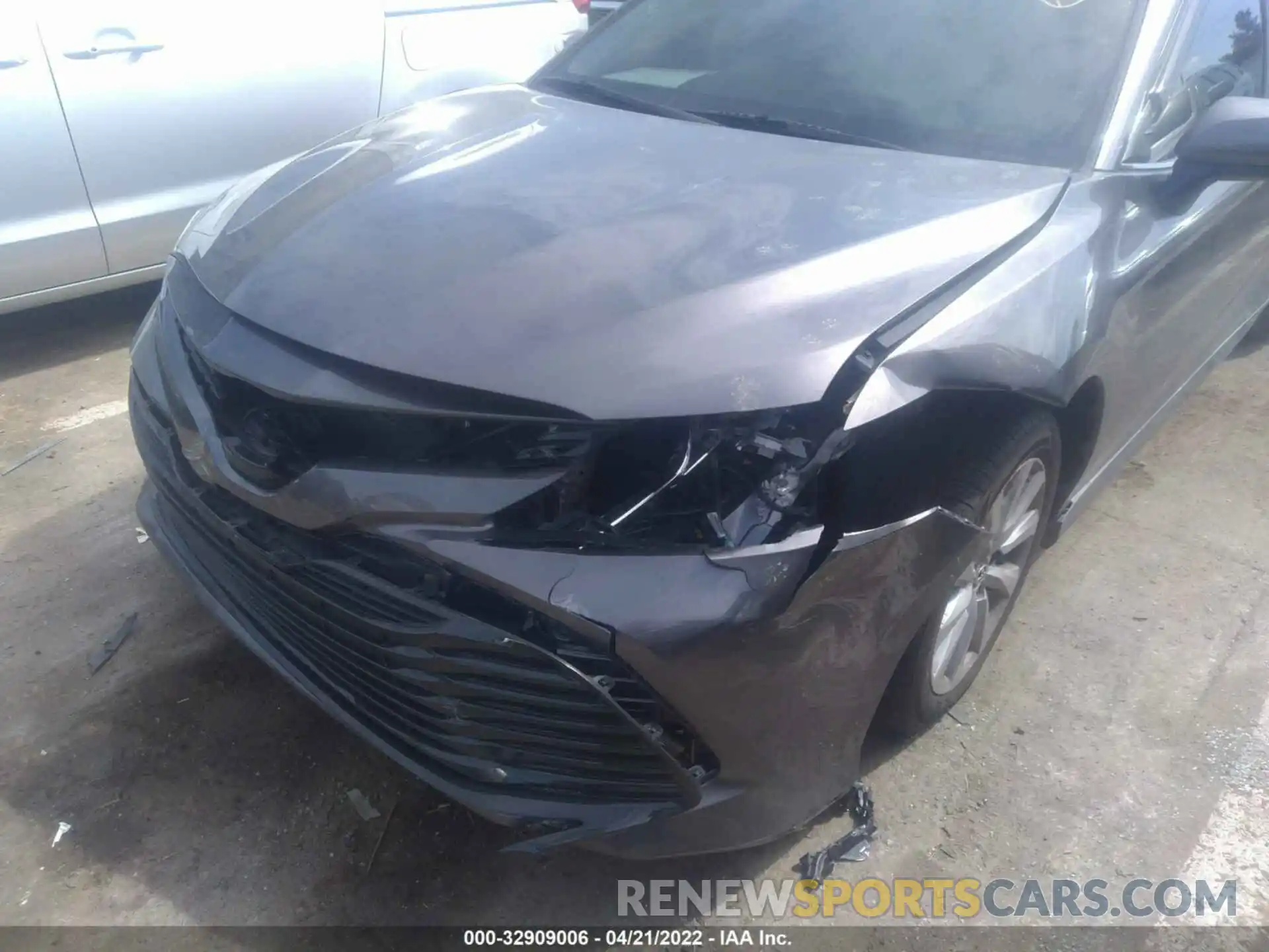 6 Photograph of a damaged car 4T1C11AK0LU921725 TOYOTA CAMRY 2020