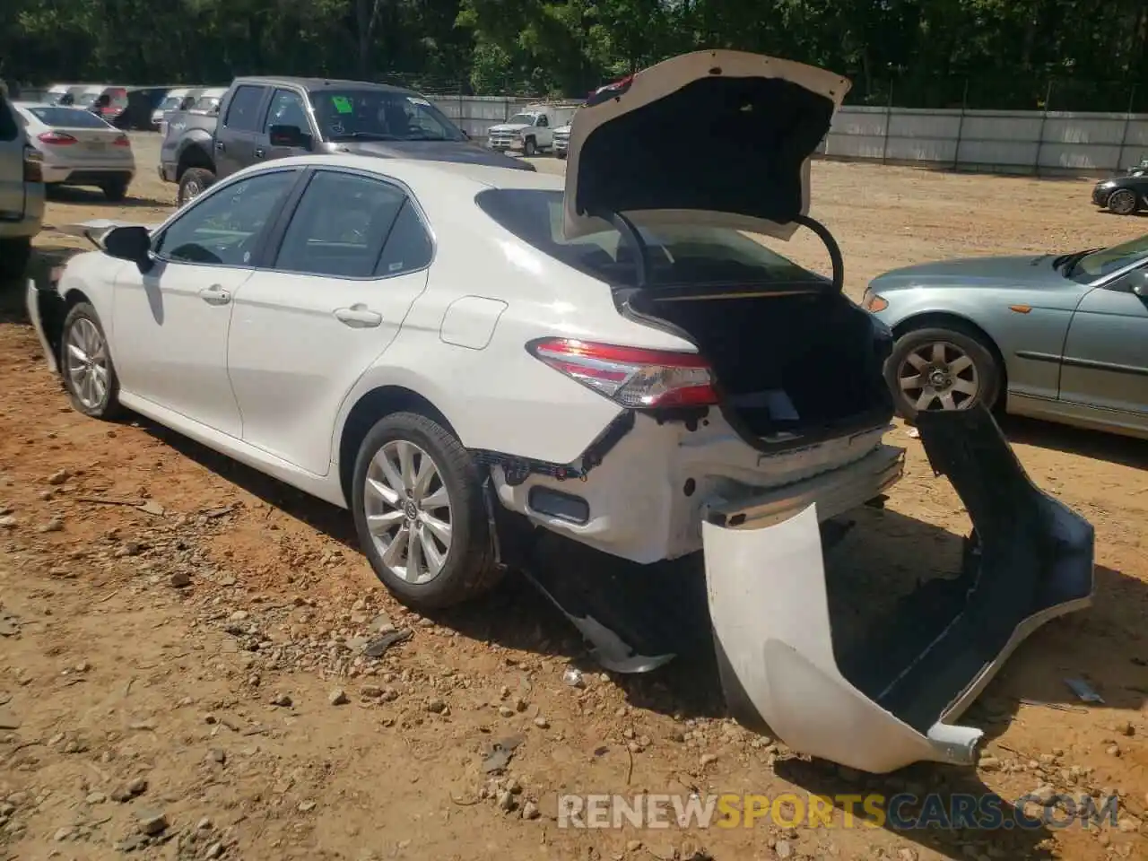 3 Photograph of a damaged car 4T1C11AK0LU927427 TOYOTA CAMRY 2020