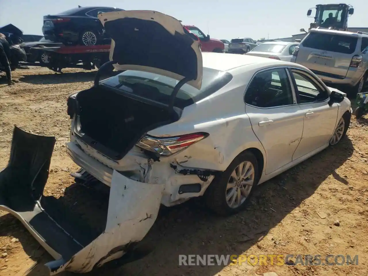 4 Photograph of a damaged car 4T1C11AK0LU927427 TOYOTA CAMRY 2020