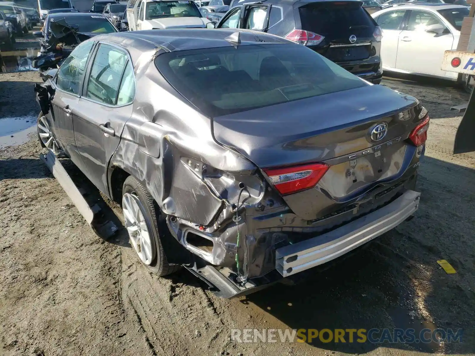 3 Photograph of a damaged car 4T1C11AK0LU927864 TOYOTA CAMRY 2020