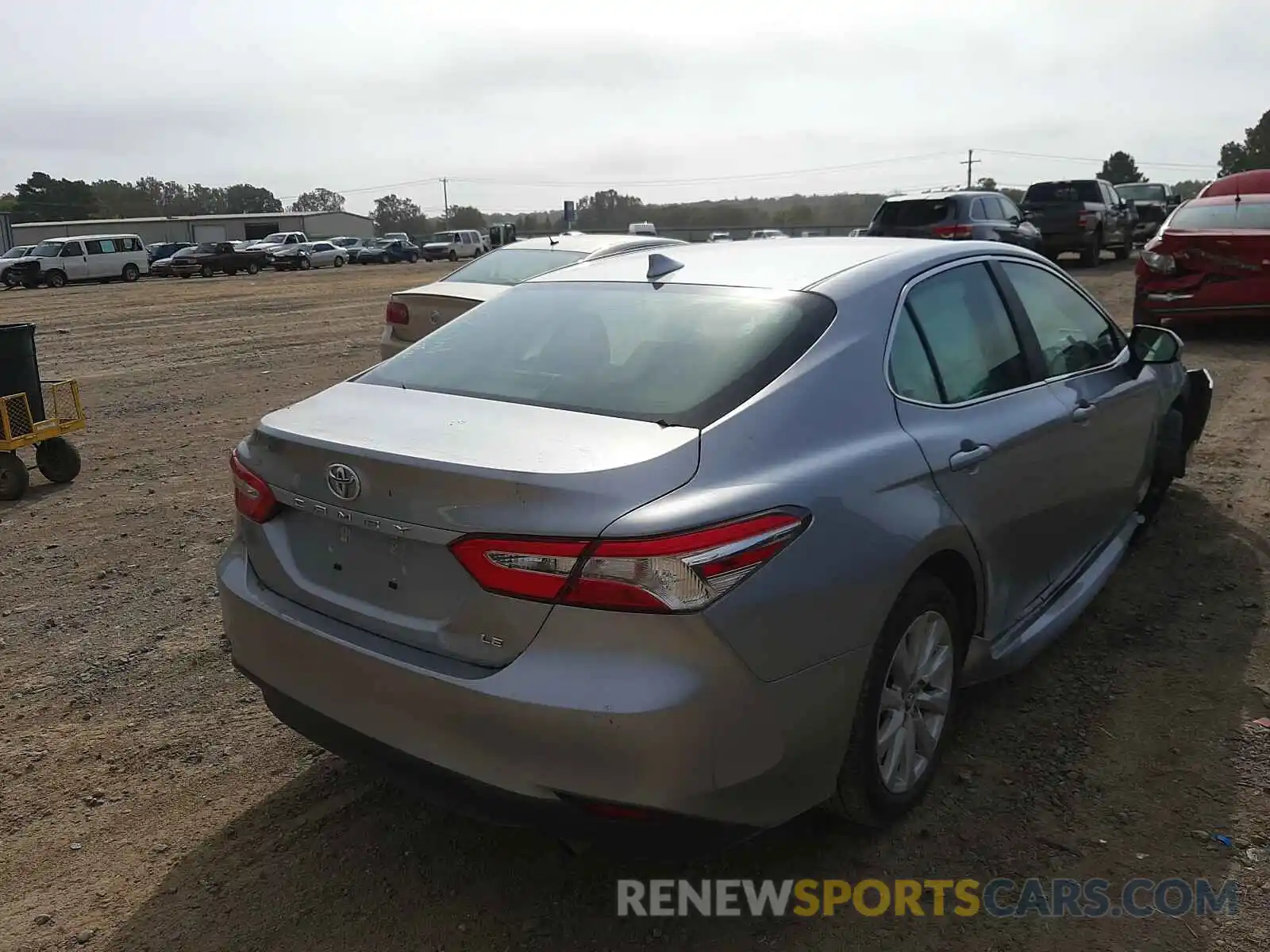 4 Photograph of a damaged car 4T1C11AK0LU927976 TOYOTA CAMRY 2020