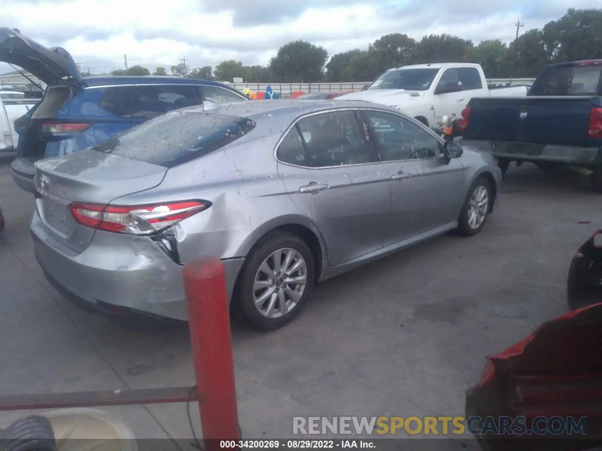 4 Photograph of a damaged car 4T1C11AK0LU928478 TOYOTA CAMRY 2020