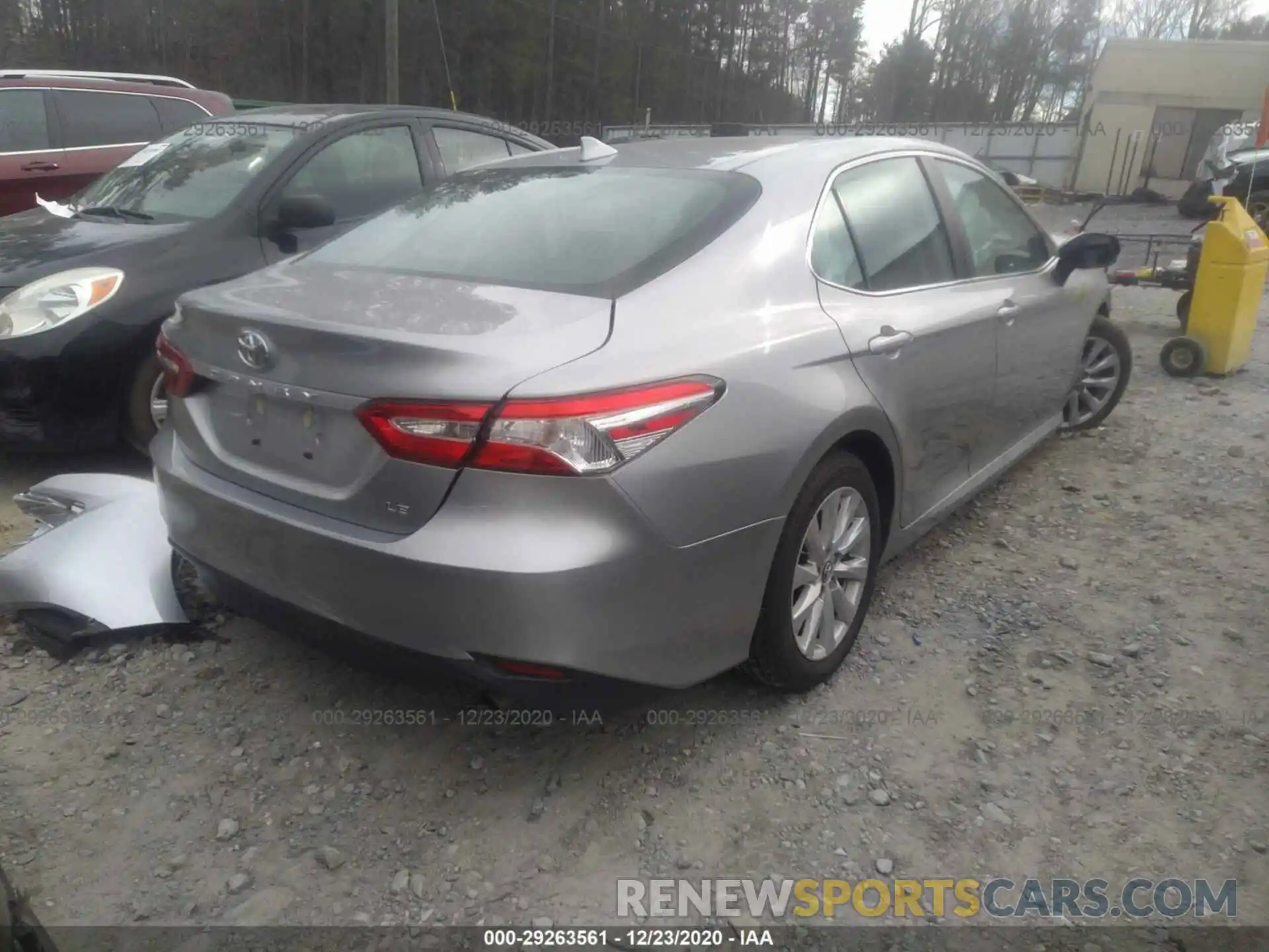 4 Photograph of a damaged car 4T1C11AK0LU928559 TOYOTA CAMRY 2020