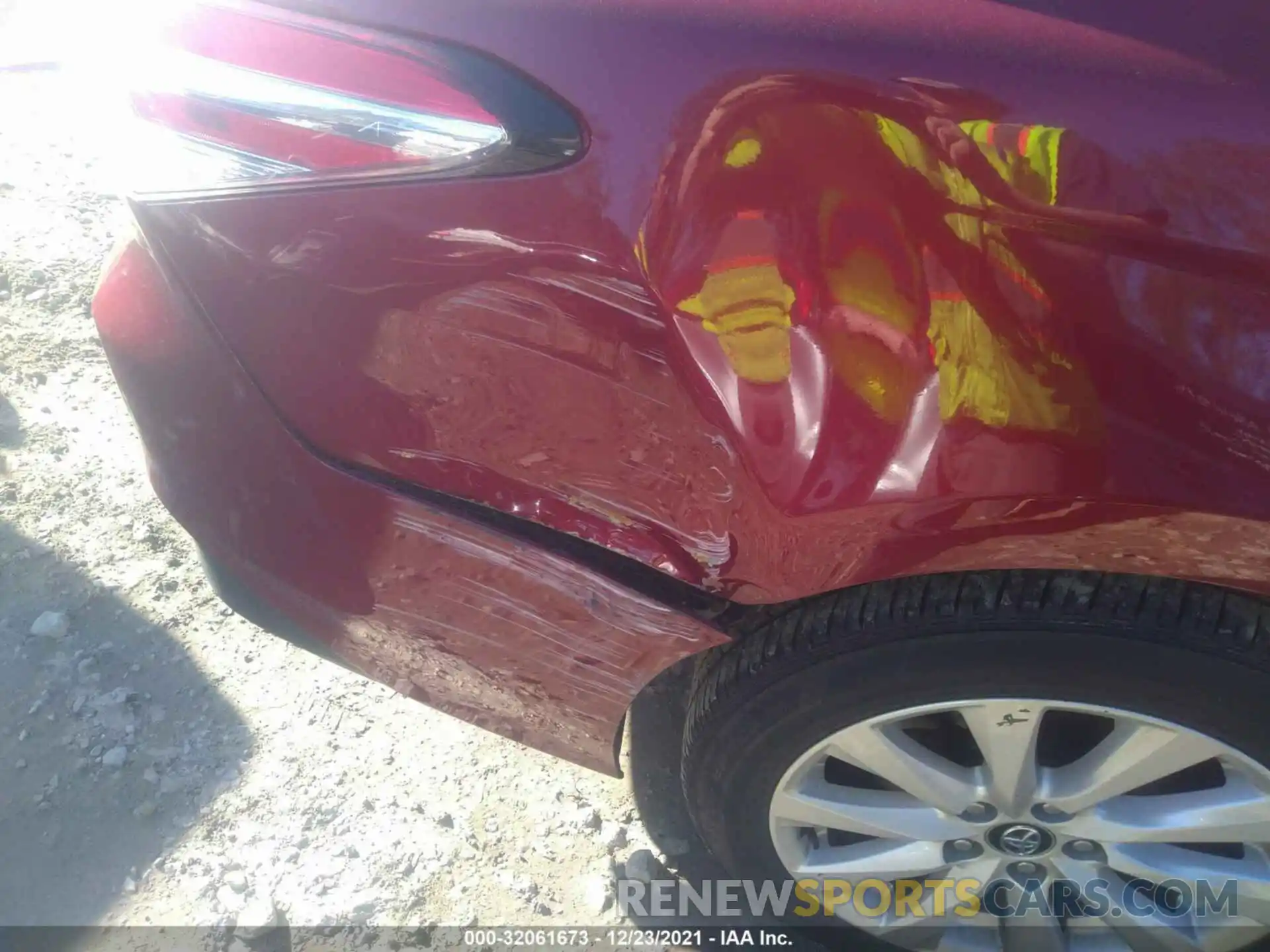 6 Photograph of a damaged car 4T1C11AK0LU928691 TOYOTA CAMRY 2020