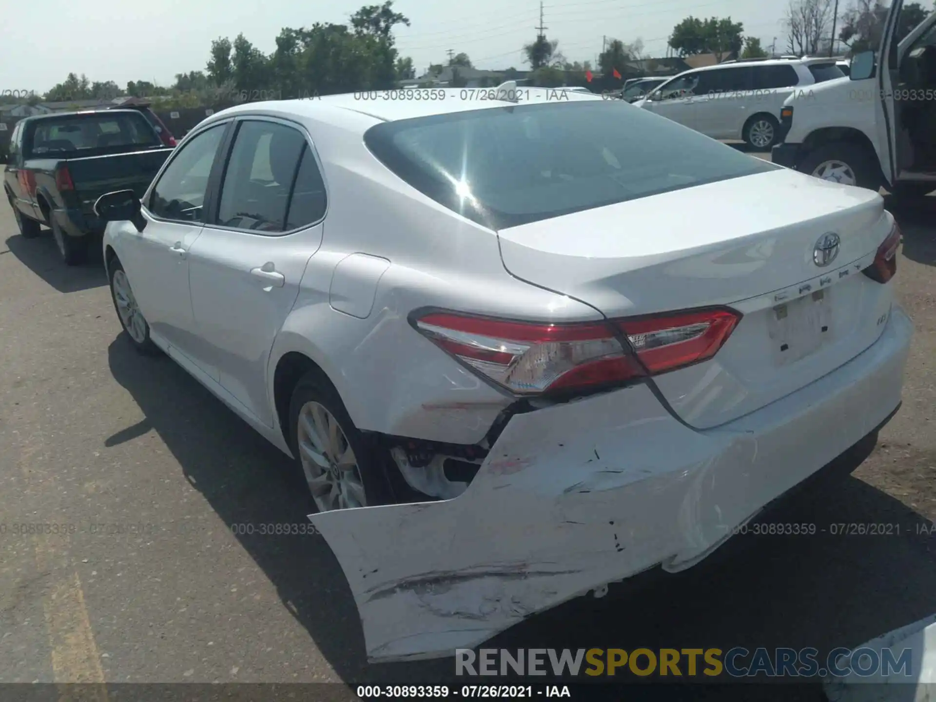 3 Photograph of a damaged car 4T1C11AK0LU929324 TOYOTA CAMRY 2020