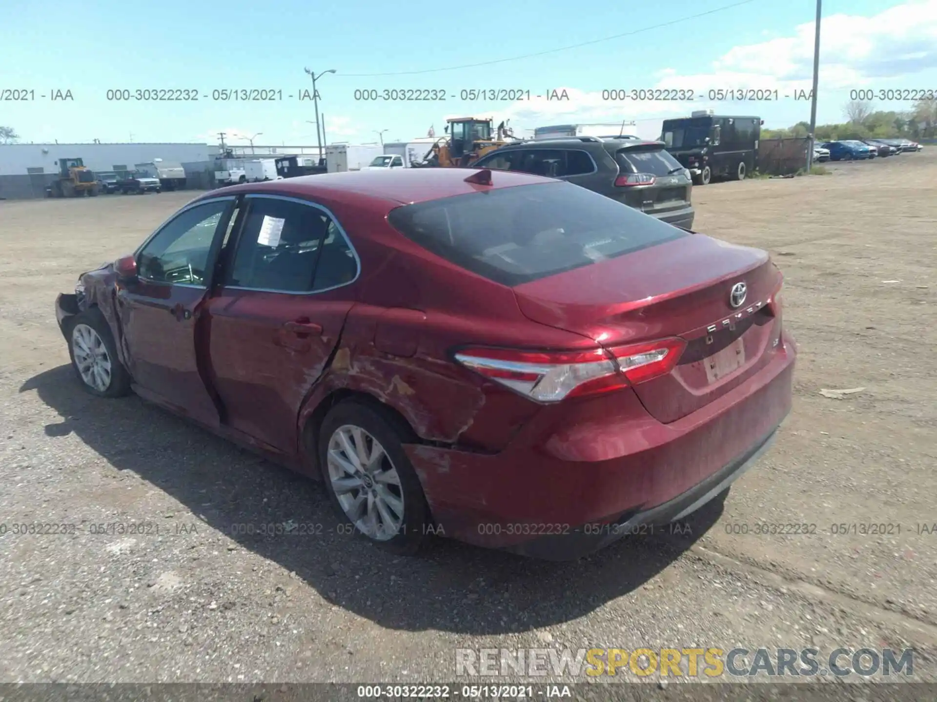 3 Photograph of a damaged car 4T1C11AK0LU929954 TOYOTA CAMRY 2020