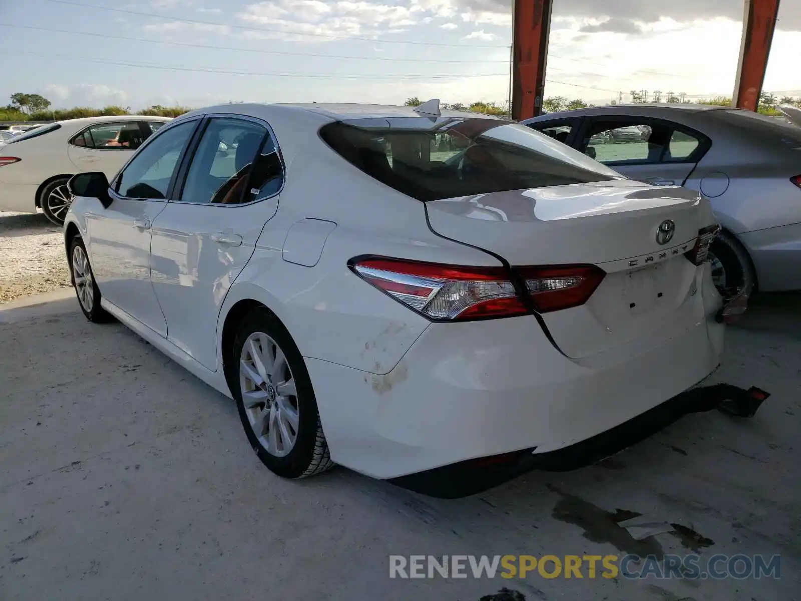 3 Photograph of a damaged car 4T1C11AK0LU931123 TOYOTA CAMRY 2020