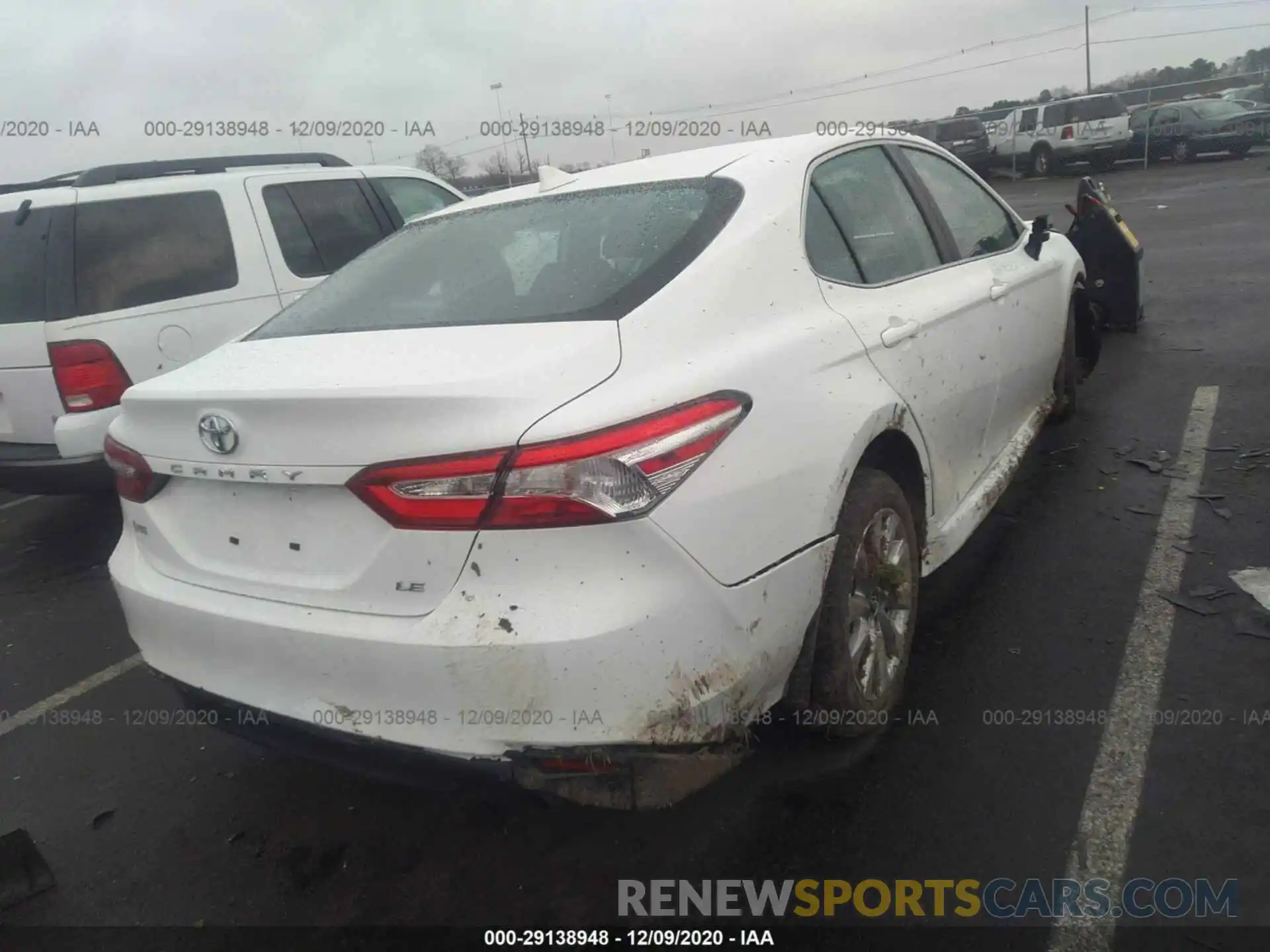 4 Photograph of a damaged car 4T1C11AK0LU936919 TOYOTA CAMRY 2020