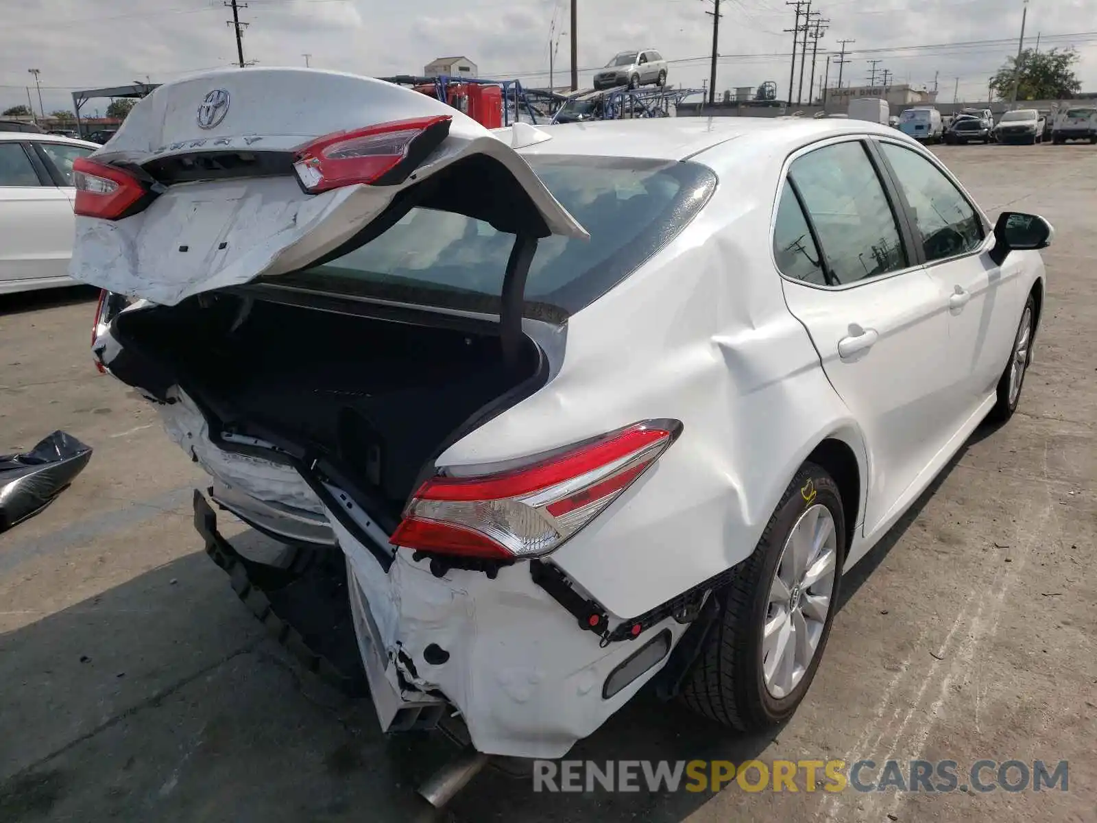 4 Photograph of a damaged car 4T1C11AK0LU940906 TOYOTA CAMRY 2020