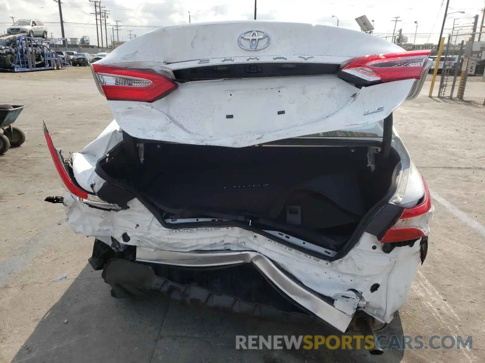 9 Photograph of a damaged car 4T1C11AK0LU940906 TOYOTA CAMRY 2020