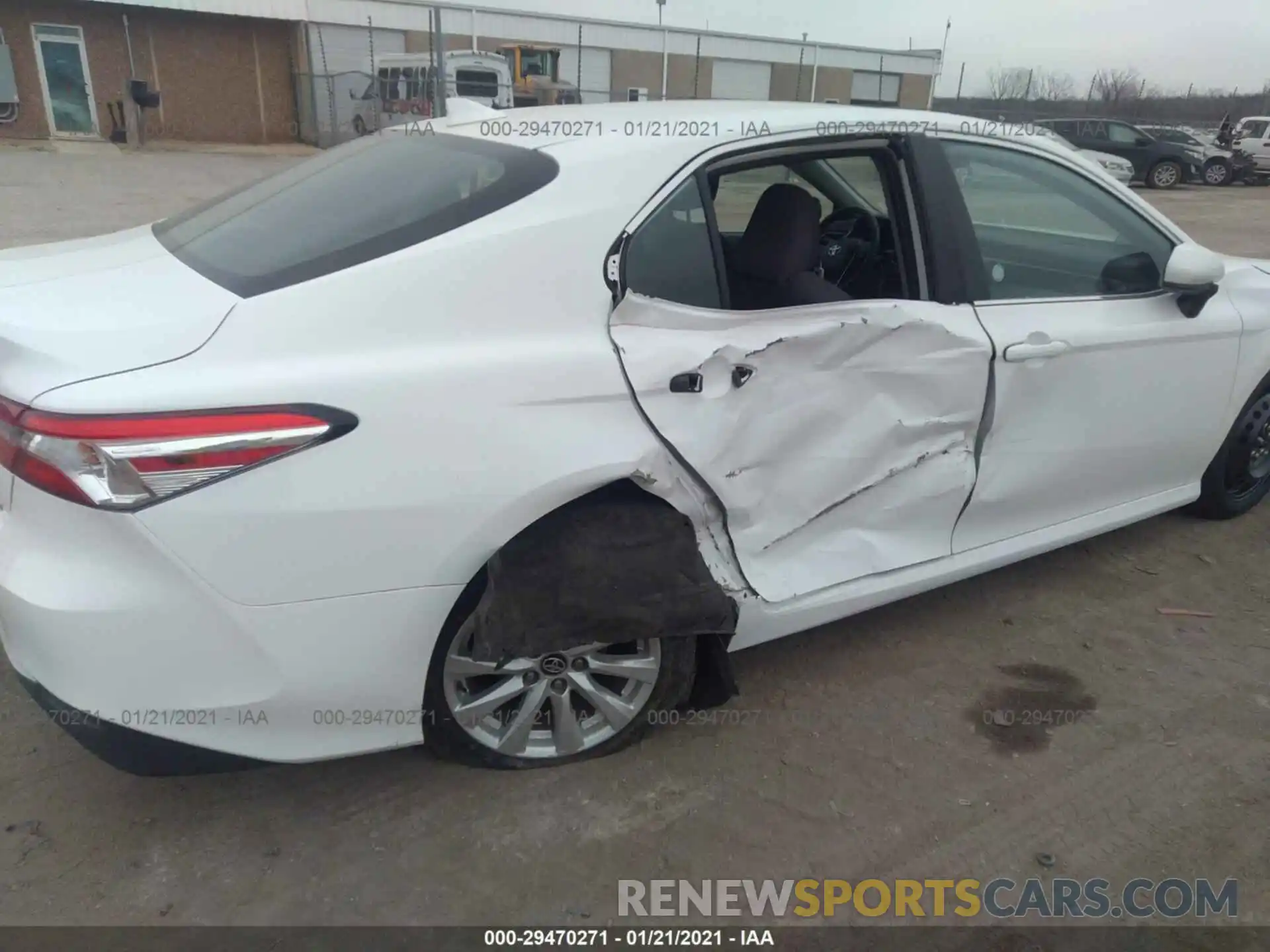 6 Photograph of a damaged car 4T1C11AK0LU940968 TOYOTA CAMRY 2020