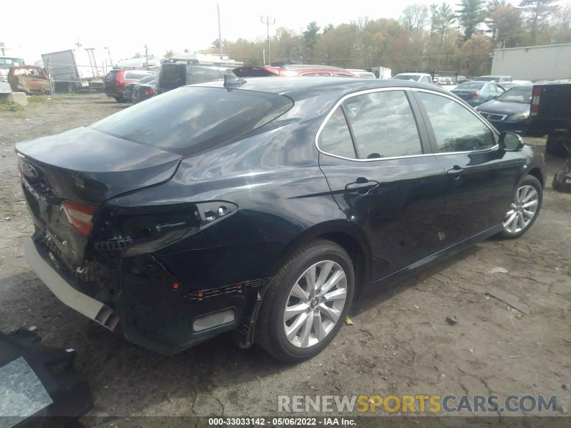 4 Photograph of a damaged car 4T1C11AK0LU942834 TOYOTA CAMRY 2020