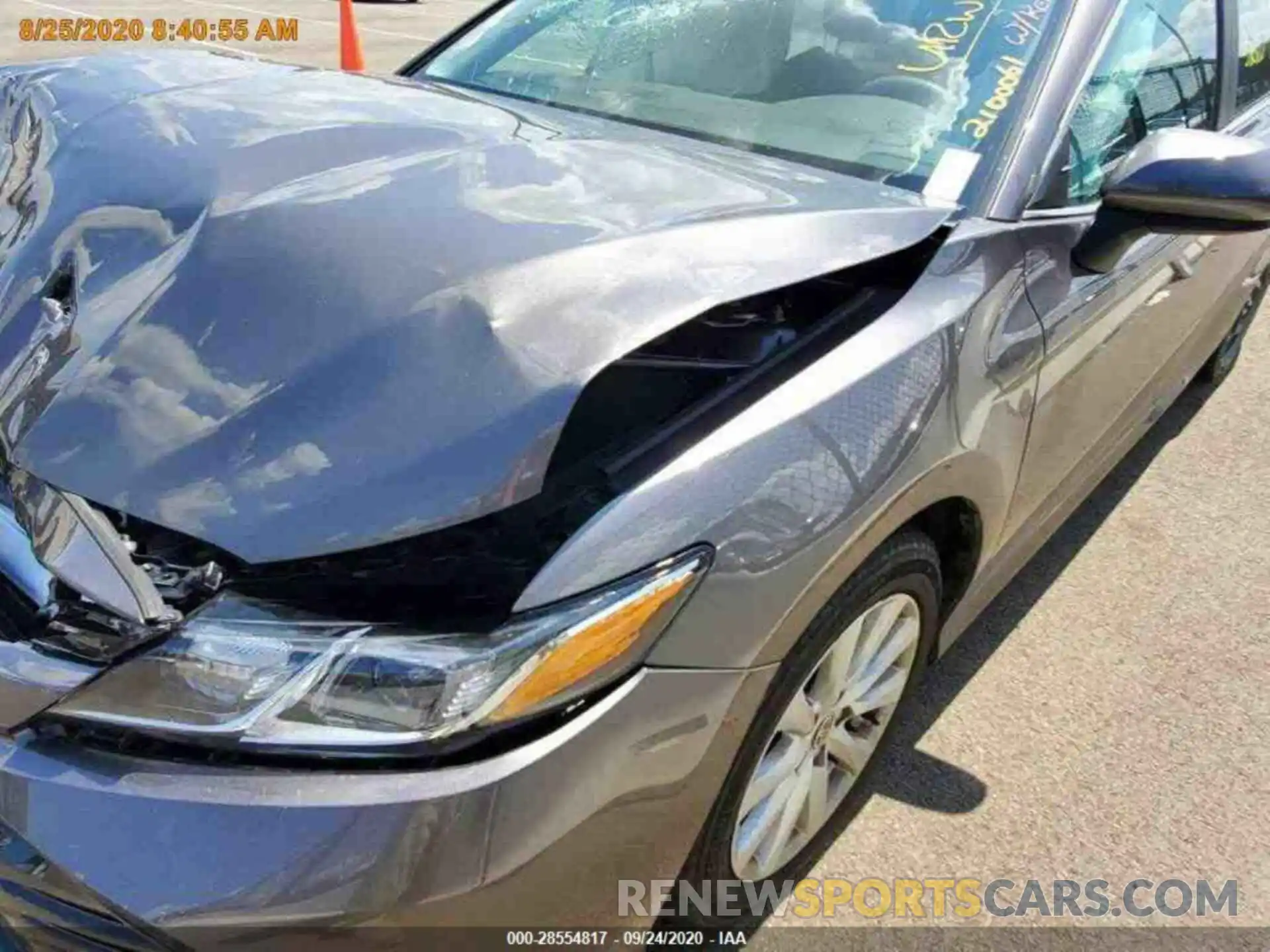 12 Photograph of a damaged car 4T1C11AK0LU945507 TOYOTA CAMRY 2020