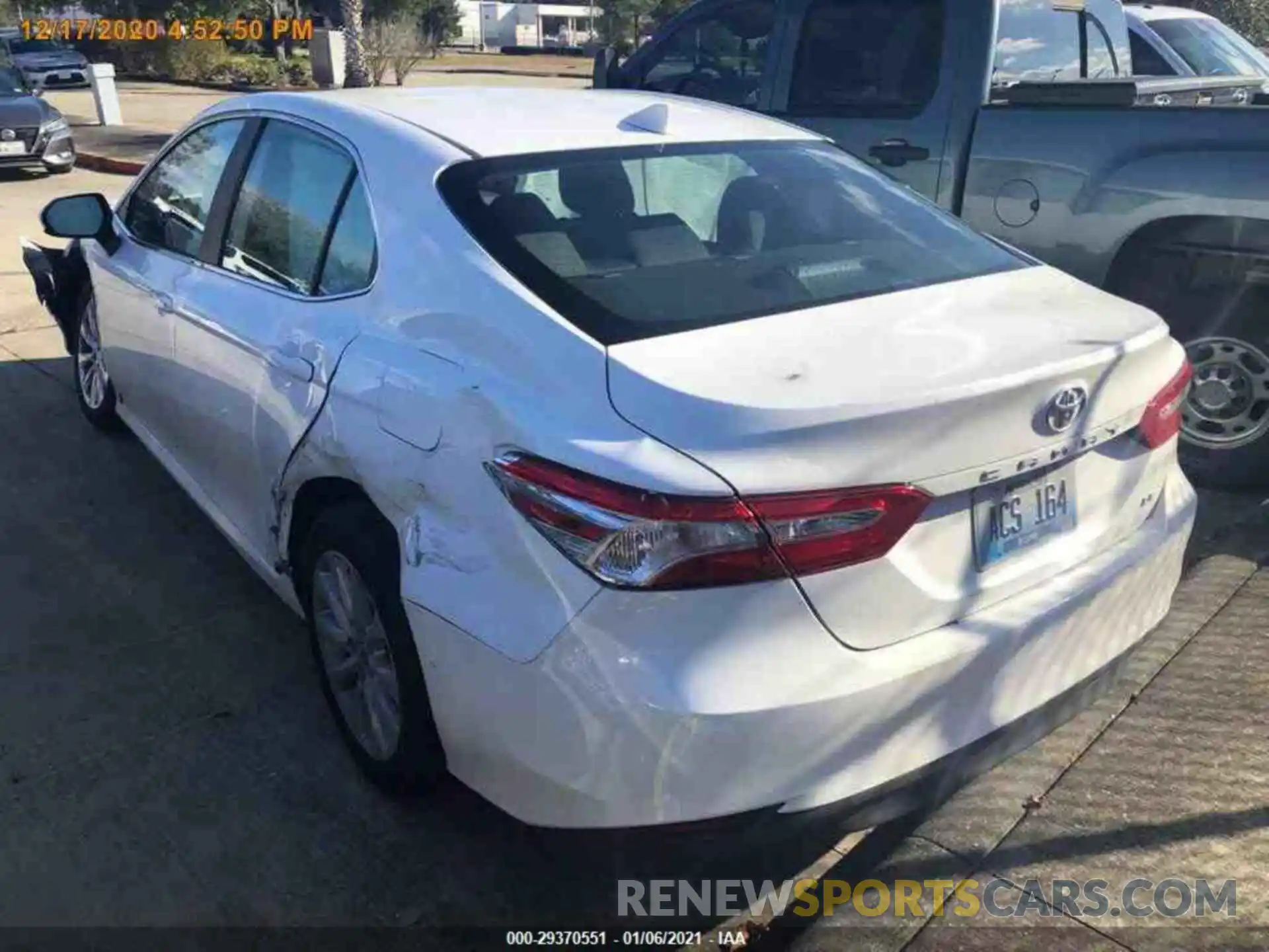 1 Photograph of a damaged car 4T1C11AK0LU946186 TOYOTA CAMRY 2020