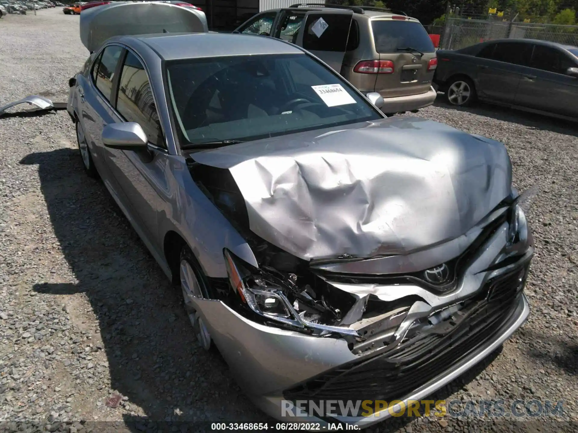 1 Photograph of a damaged car 4T1C11AK0LU949945 TOYOTA CAMRY 2020