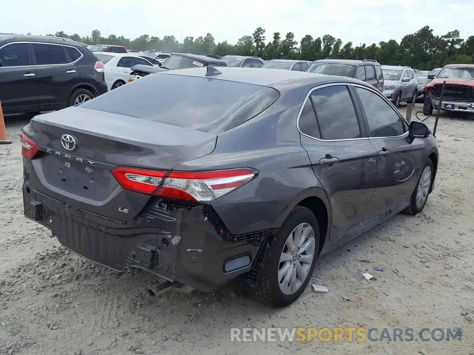 4 Photograph of a damaged car 4T1C11AK0LU951095 TOYOTA CAMRY 2020