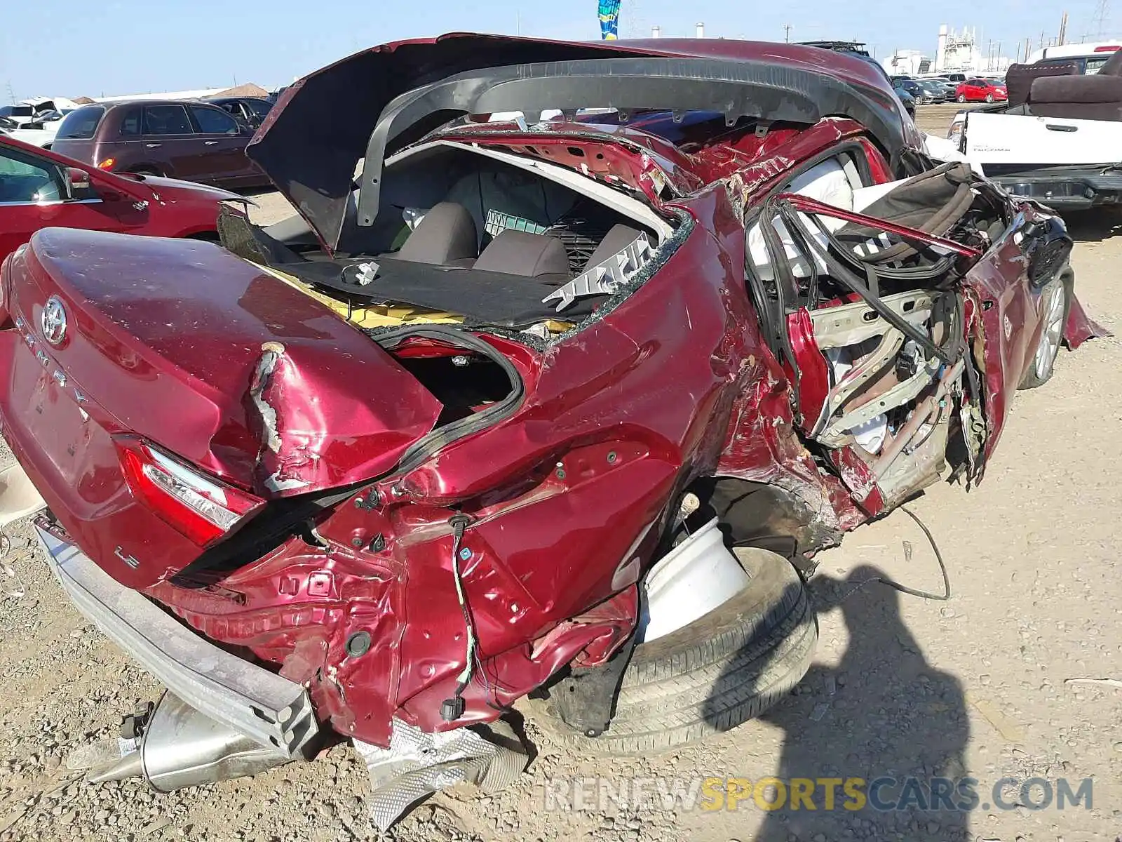 4 Photograph of a damaged car 4T1C11AK0LU958712 TOYOTA CAMRY 2020