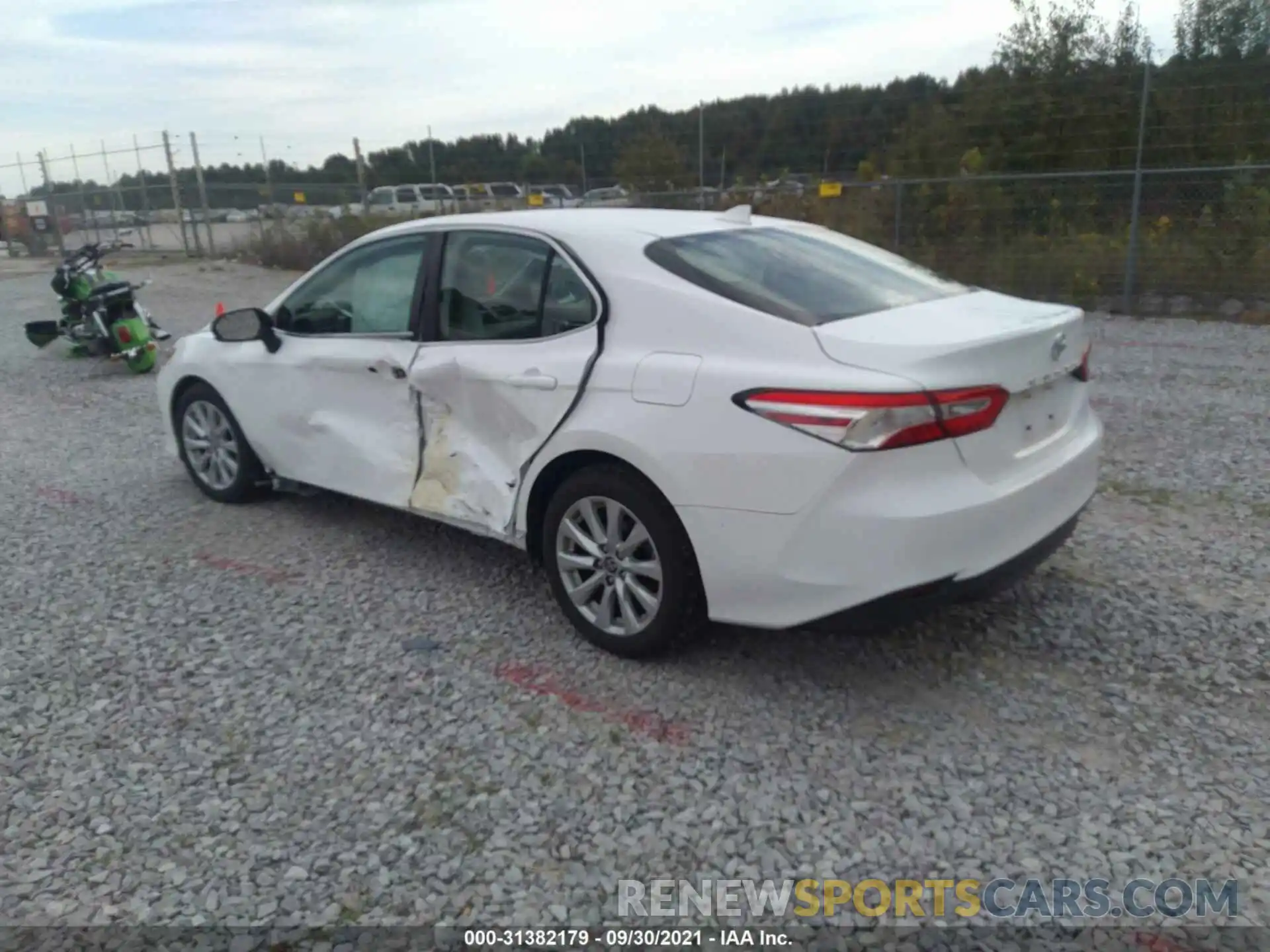 3 Photograph of a damaged car 4T1C11AK0LU961898 TOYOTA CAMRY 2020