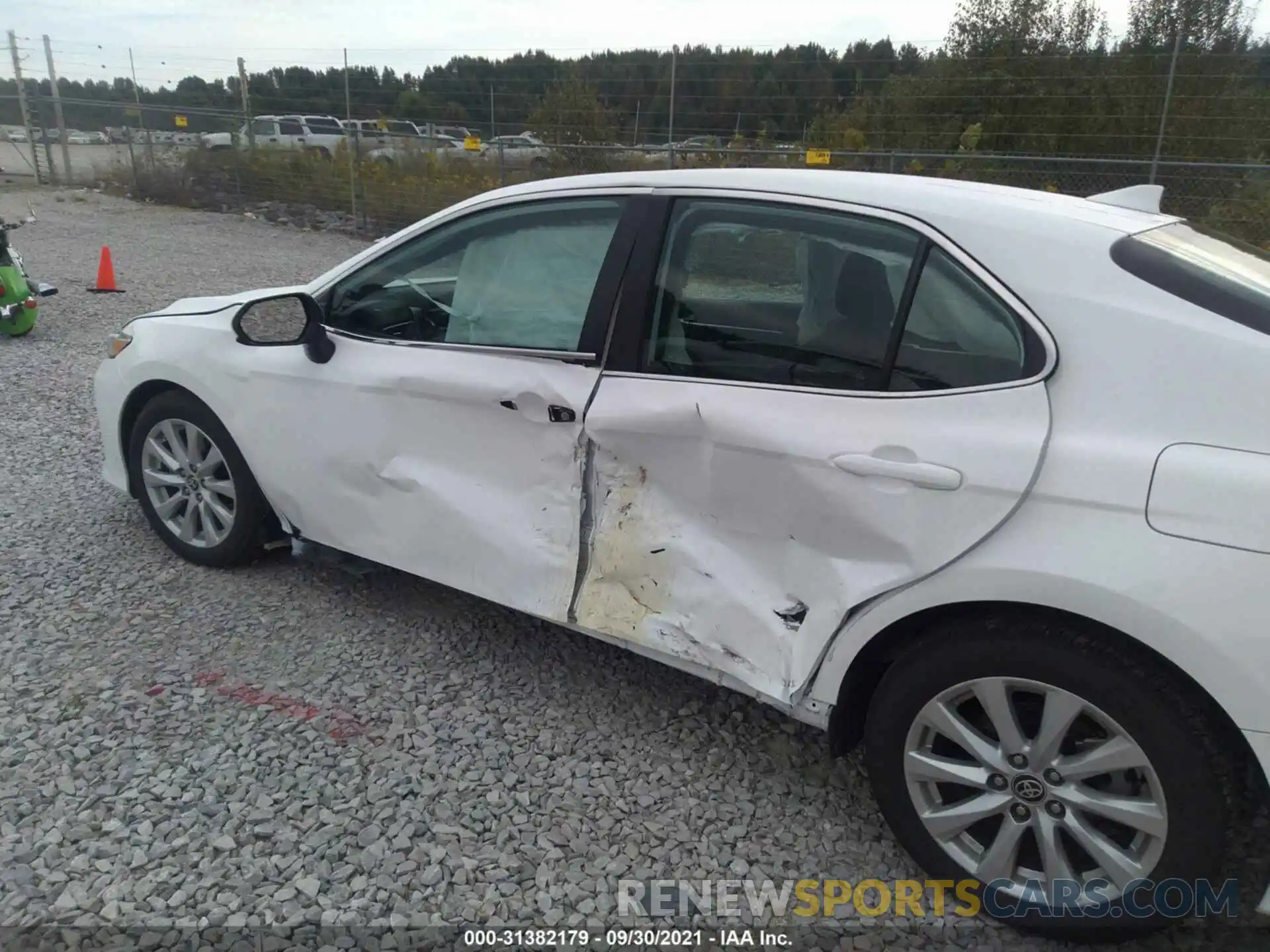 6 Photograph of a damaged car 4T1C11AK0LU961898 TOYOTA CAMRY 2020