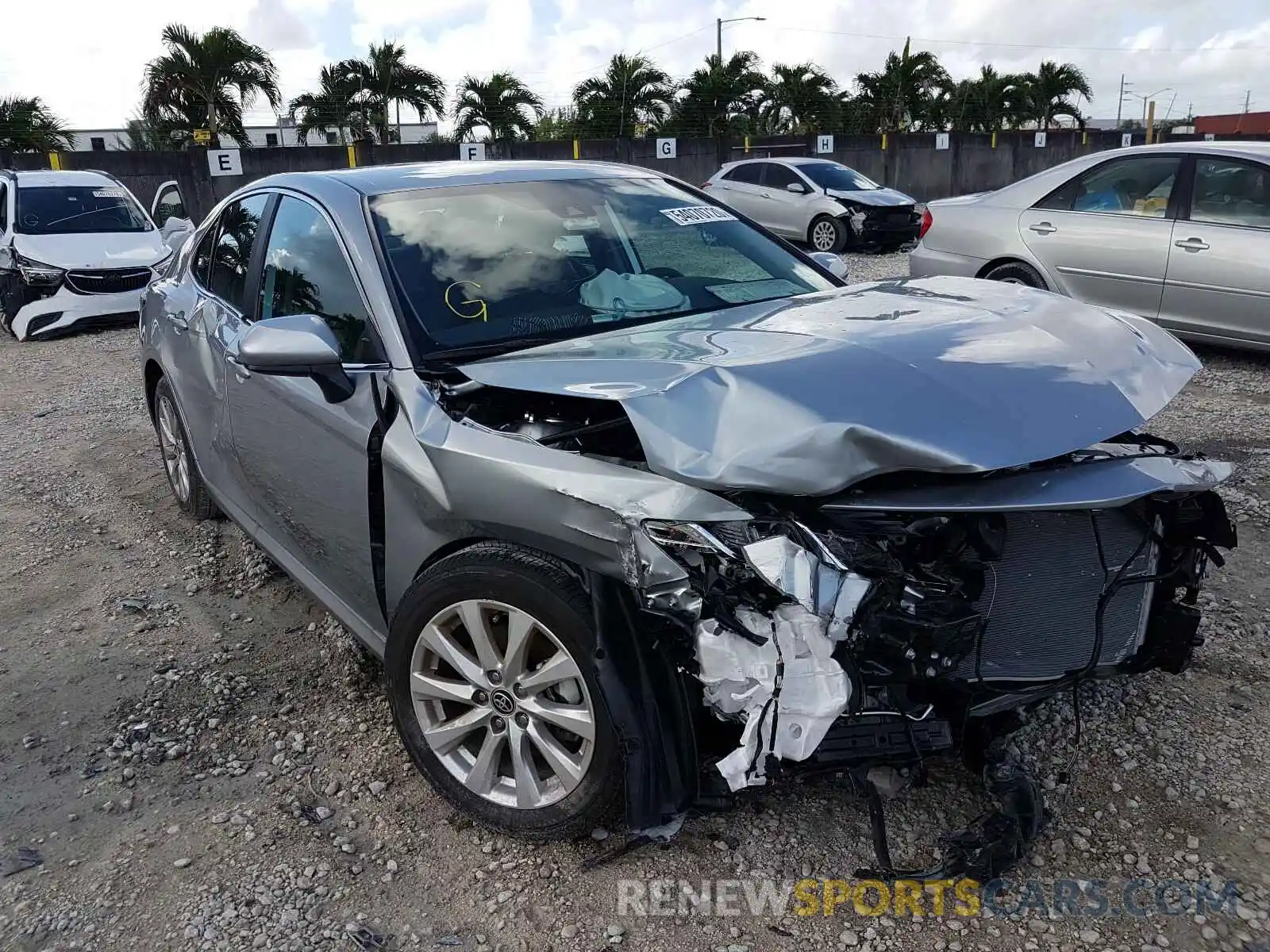 1 Photograph of a damaged car 4T1C11AK0LU963912 TOYOTA CAMRY 2020