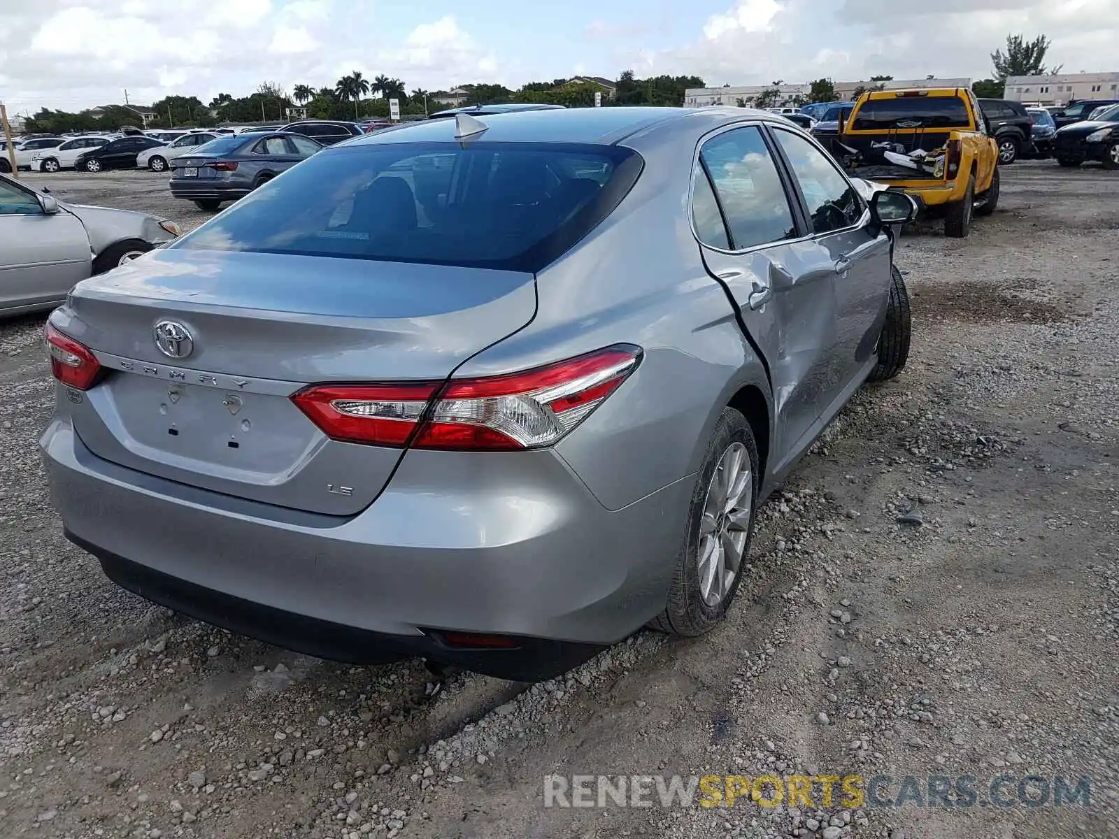 4 Photograph of a damaged car 4T1C11AK0LU963912 TOYOTA CAMRY 2020