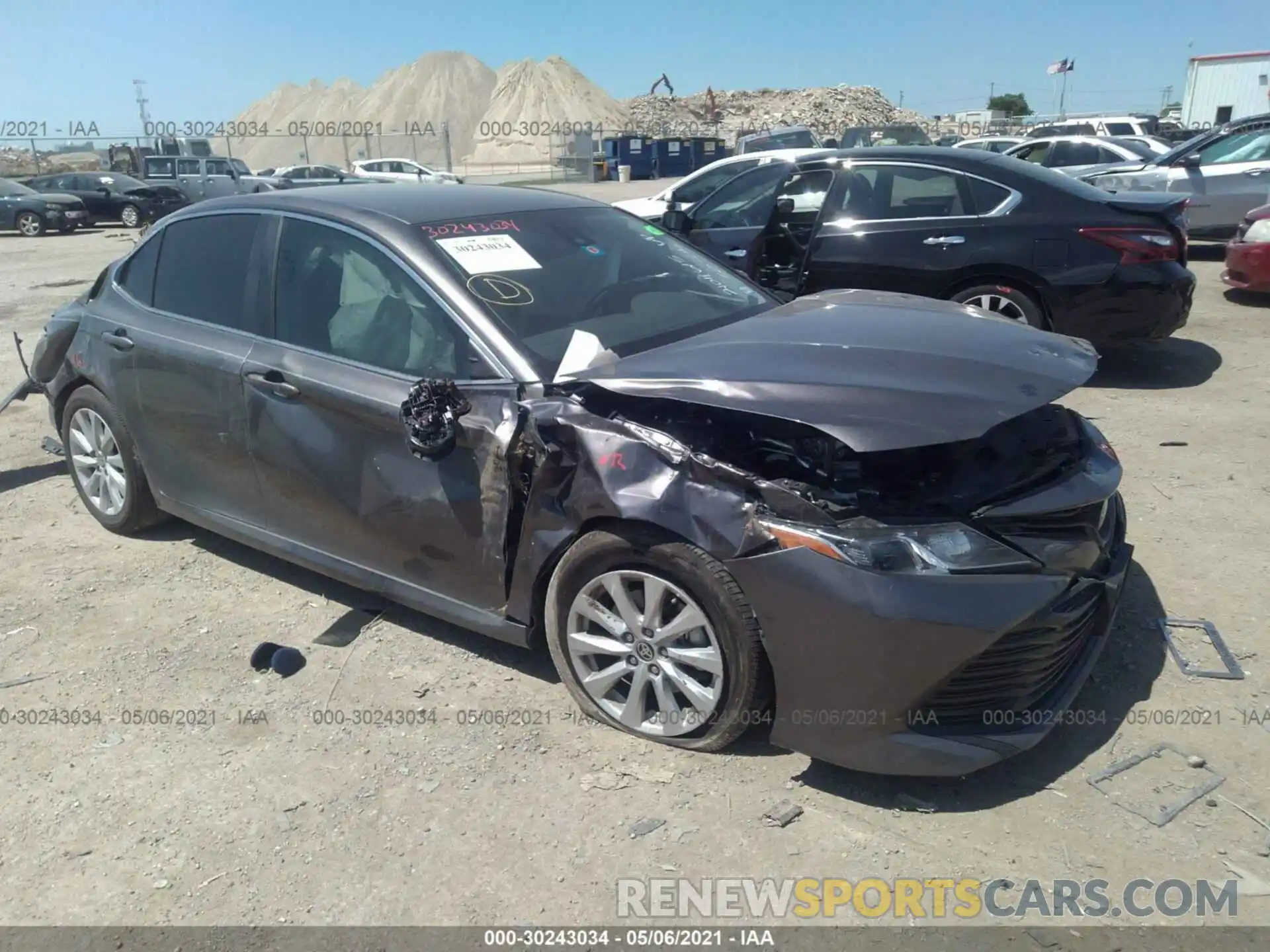 1 Photograph of a damaged car 4T1C11AK0LU965949 TOYOTA CAMRY 2020