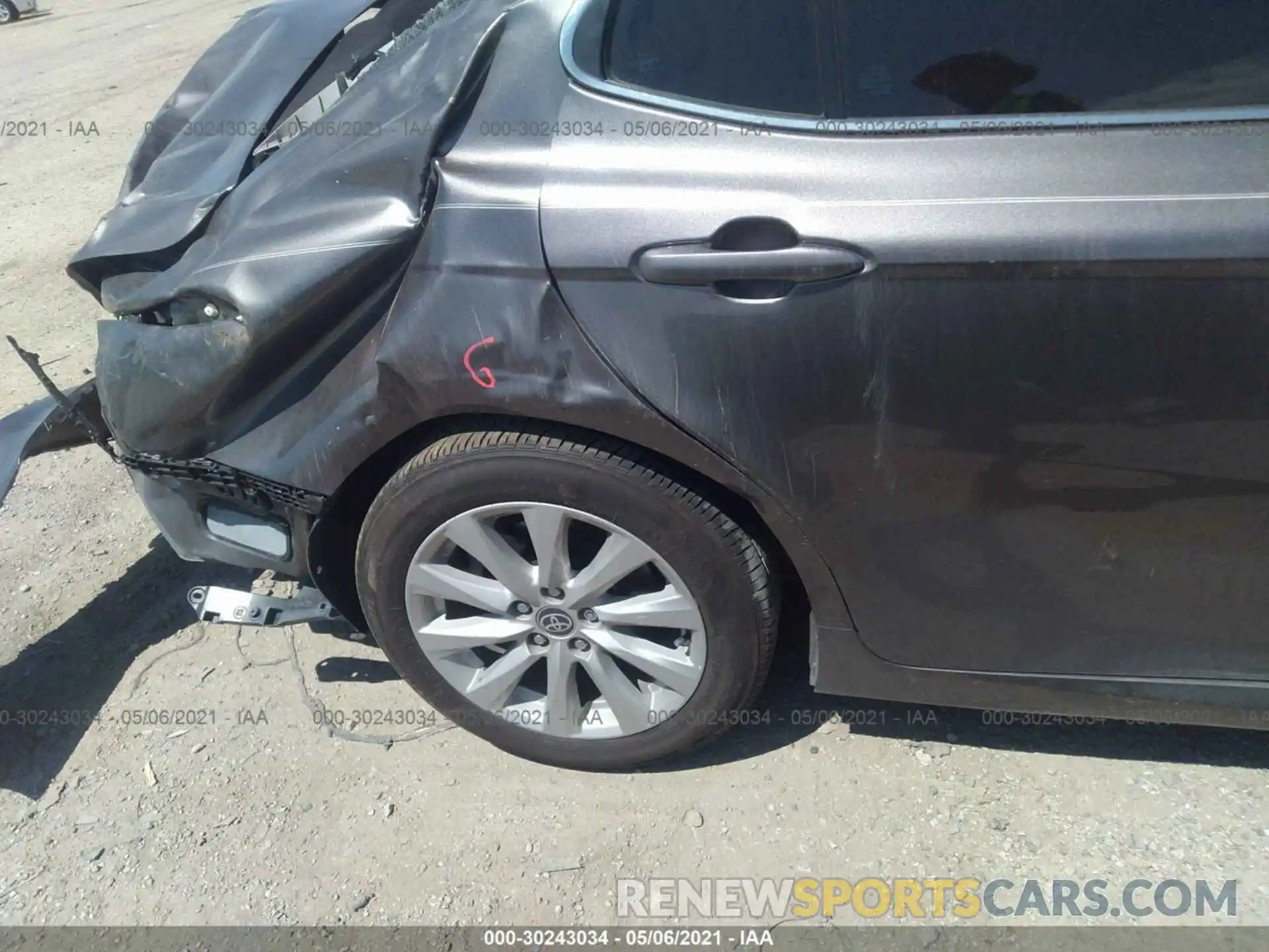 14 Photograph of a damaged car 4T1C11AK0LU965949 TOYOTA CAMRY 2020