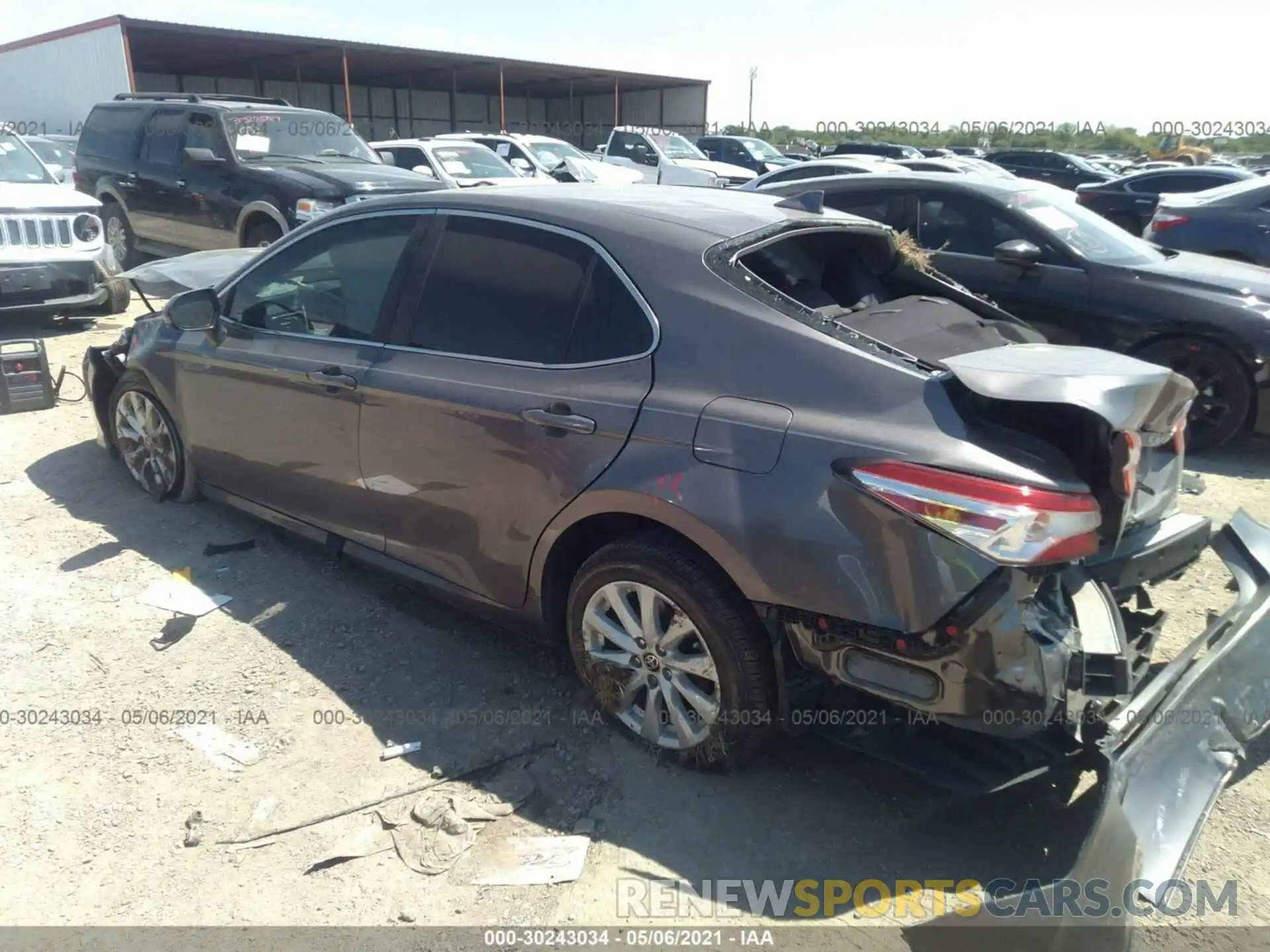 3 Photograph of a damaged car 4T1C11AK0LU965949 TOYOTA CAMRY 2020