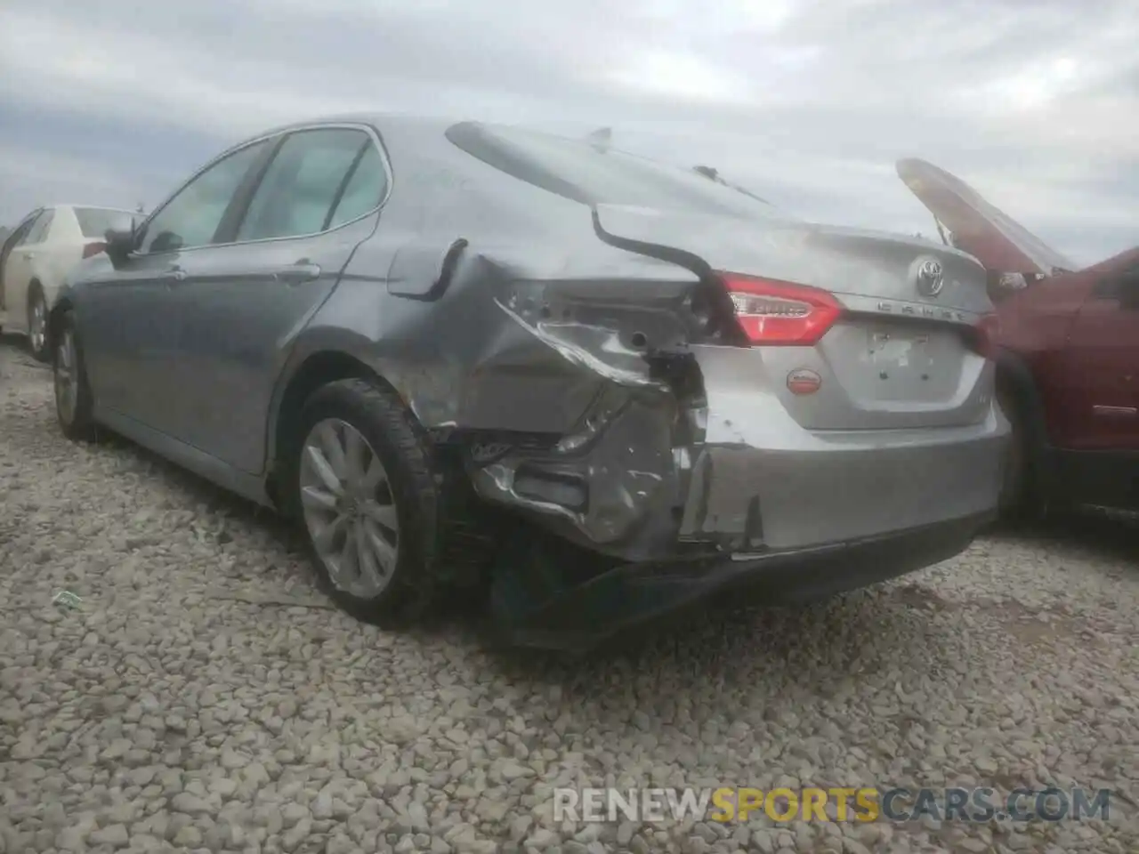 3 Photograph of a damaged car 4T1C11AK0LU975316 TOYOTA CAMRY 2020