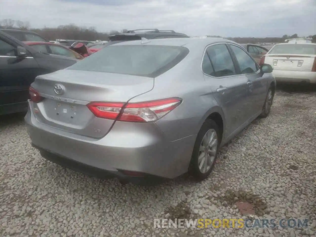 4 Photograph of a damaged car 4T1C11AK0LU975316 TOYOTA CAMRY 2020