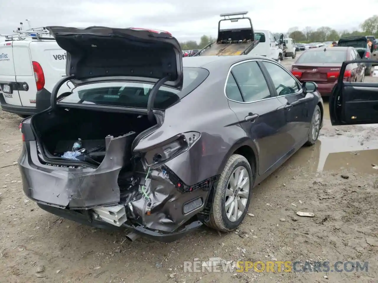 4 Photograph of a damaged car 4T1C11AK0LU975574 TOYOTA CAMRY 2020