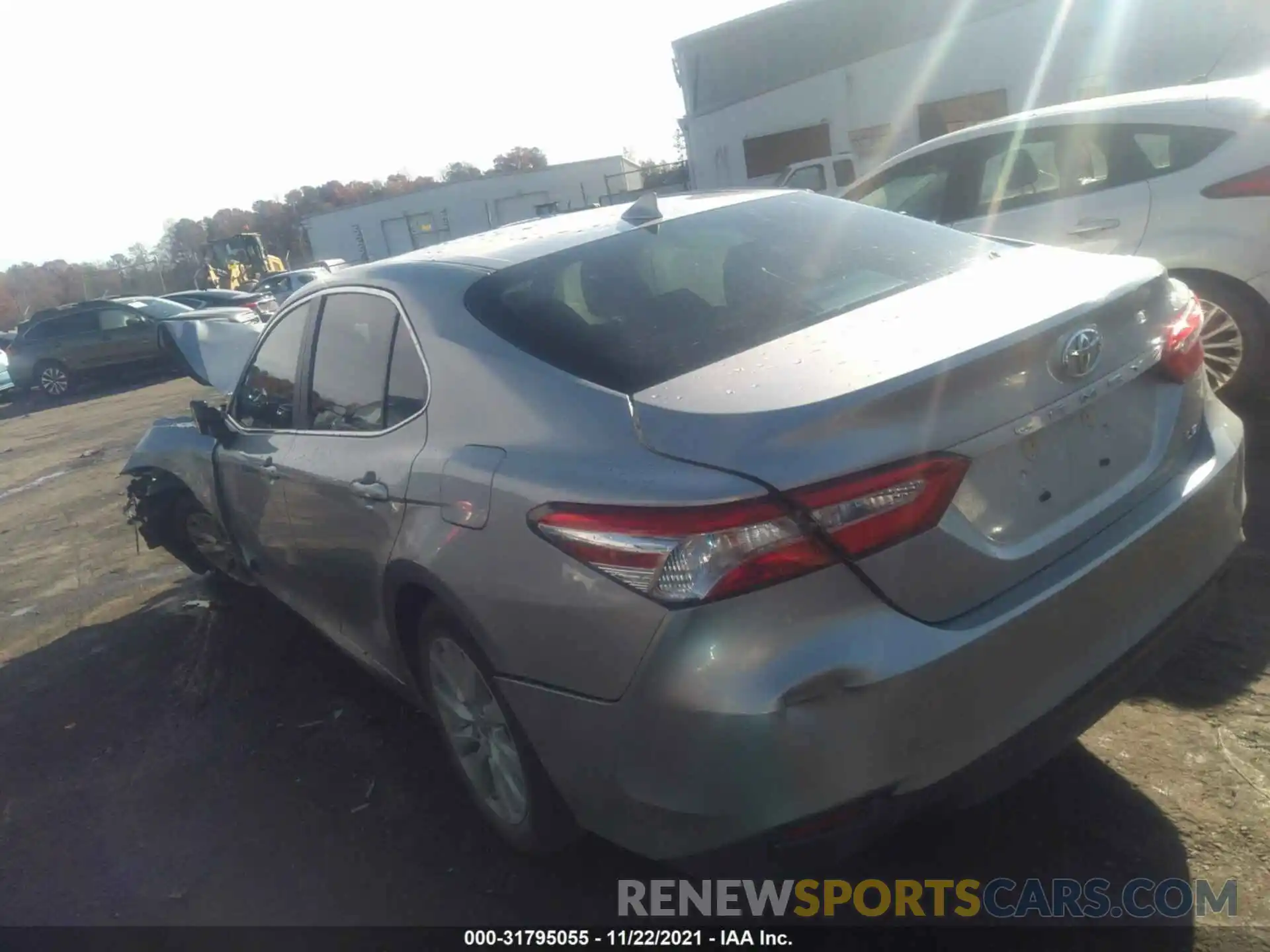 3 Photograph of a damaged car 4T1C11AK0LU985389 TOYOTA CAMRY 2020