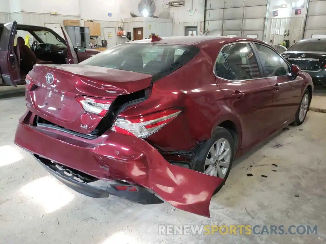 4 Photograph of a damaged car 4T1C11AK0LU993718 TOYOTA CAMRY 2020