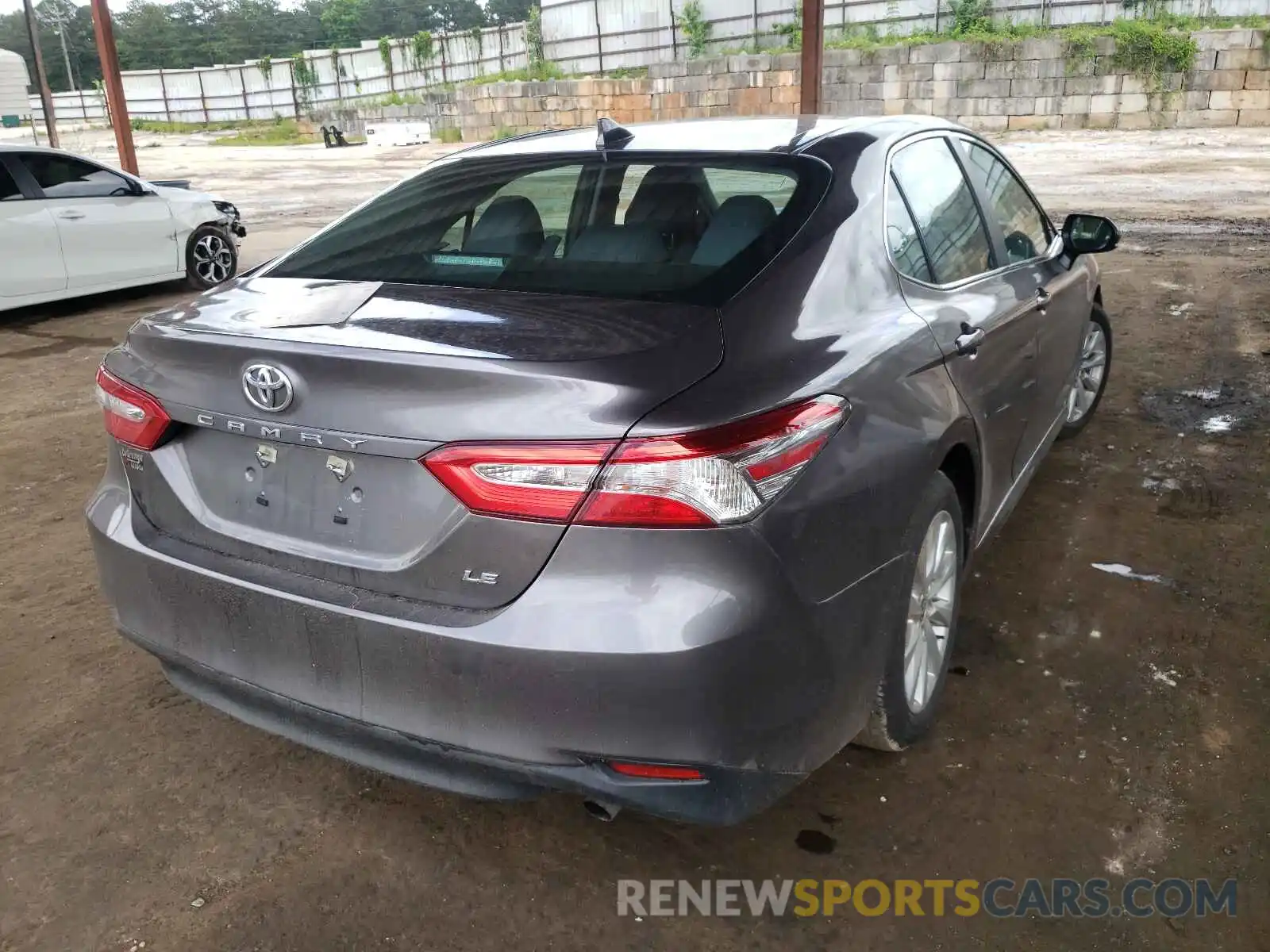 4 Photograph of a damaged car 4T1C11AK0LU997476 TOYOTA CAMRY 2020